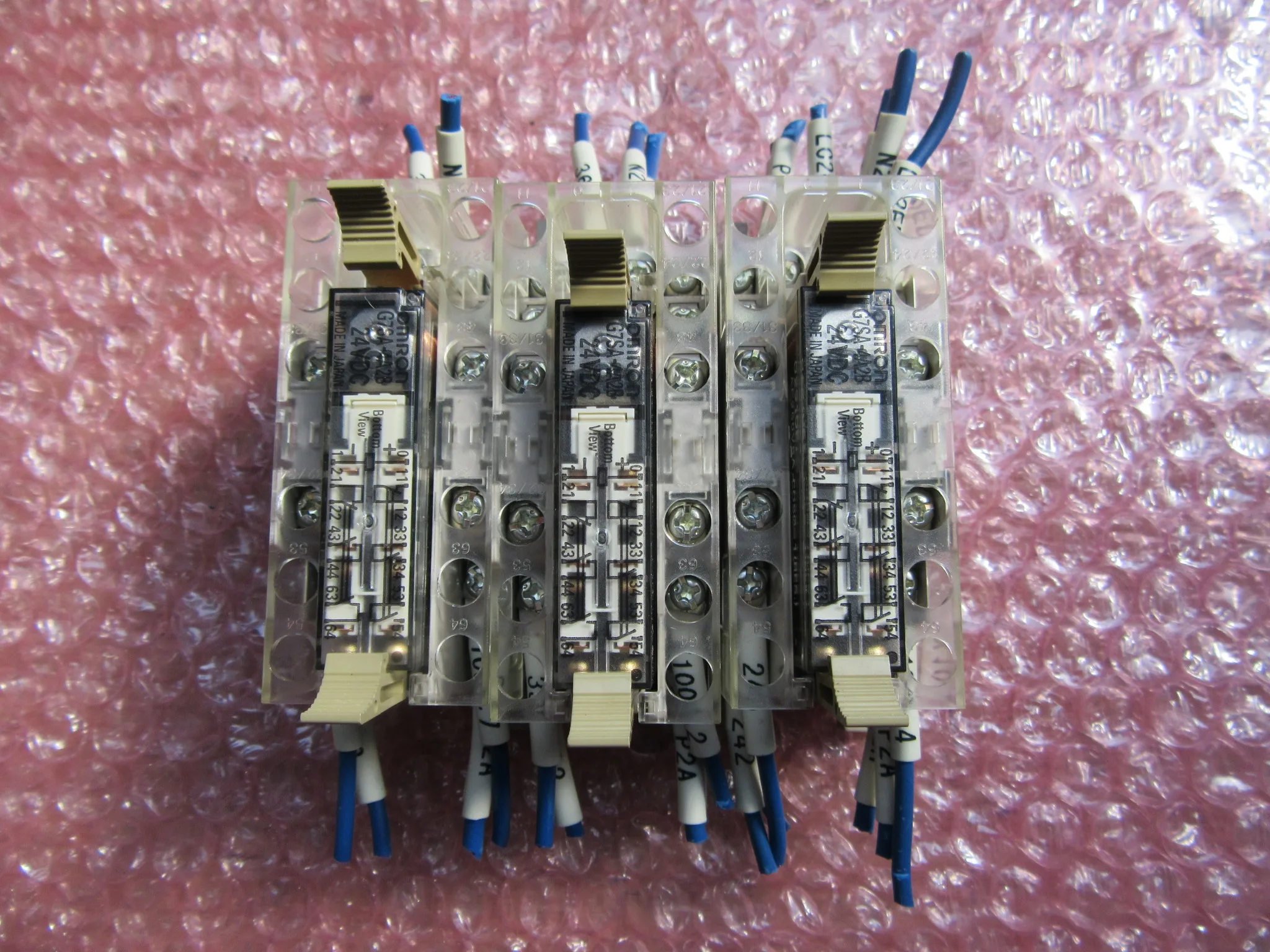 オムロン セーフティリレーソケット 3セット P7SA-14F-NDリレーシリース：G7SA-4A2B(24VDC) / OMRON Safety Relay Socket 3pcs P7SA-14F-NDリレーシリース：G7SA-4A2B(24VDC) TJ230400