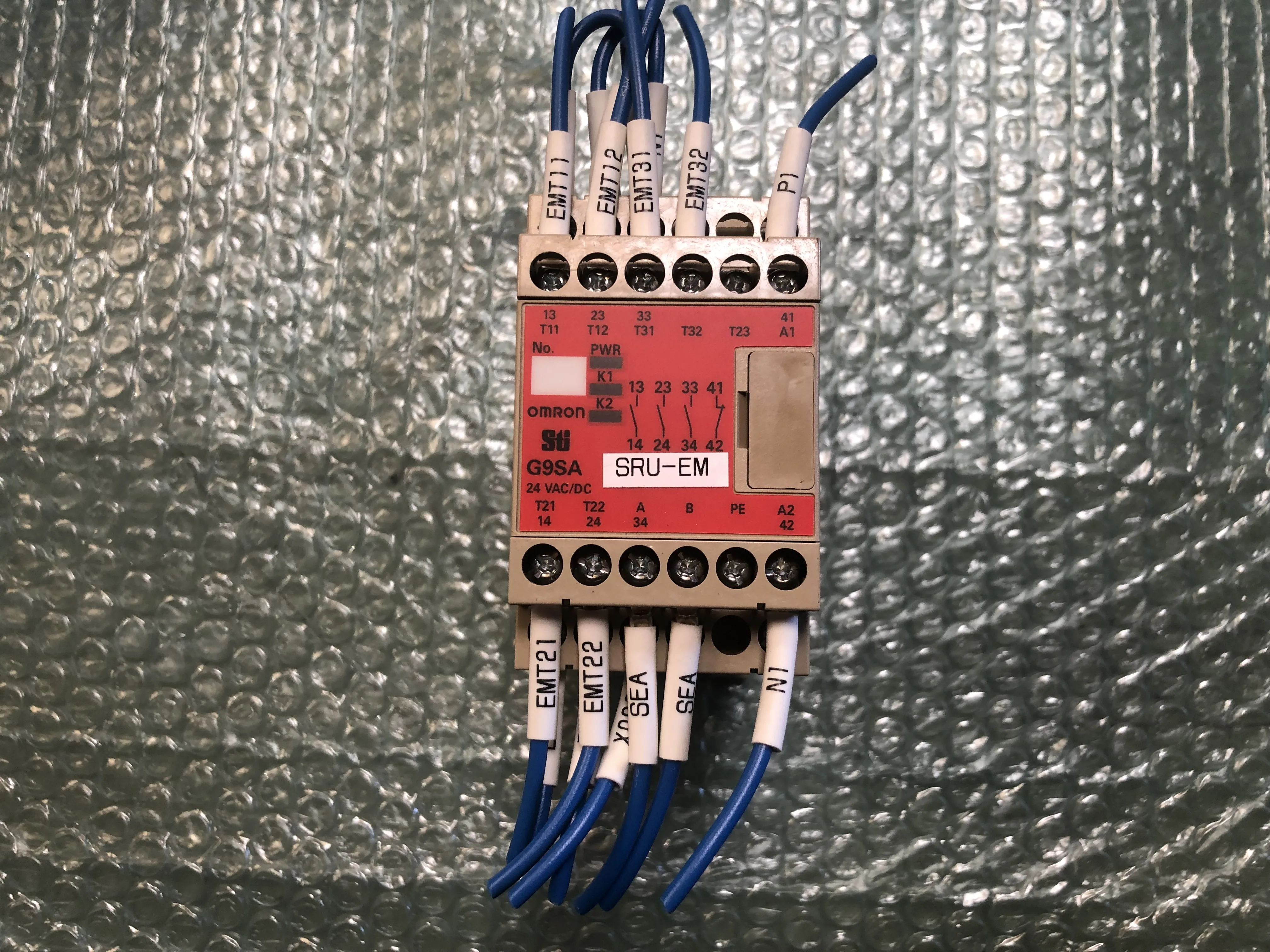 オムロン セーフティリレーソケット G9SA-301 / OMRON Safety Relay Socket G9SA-301 TJ230432
