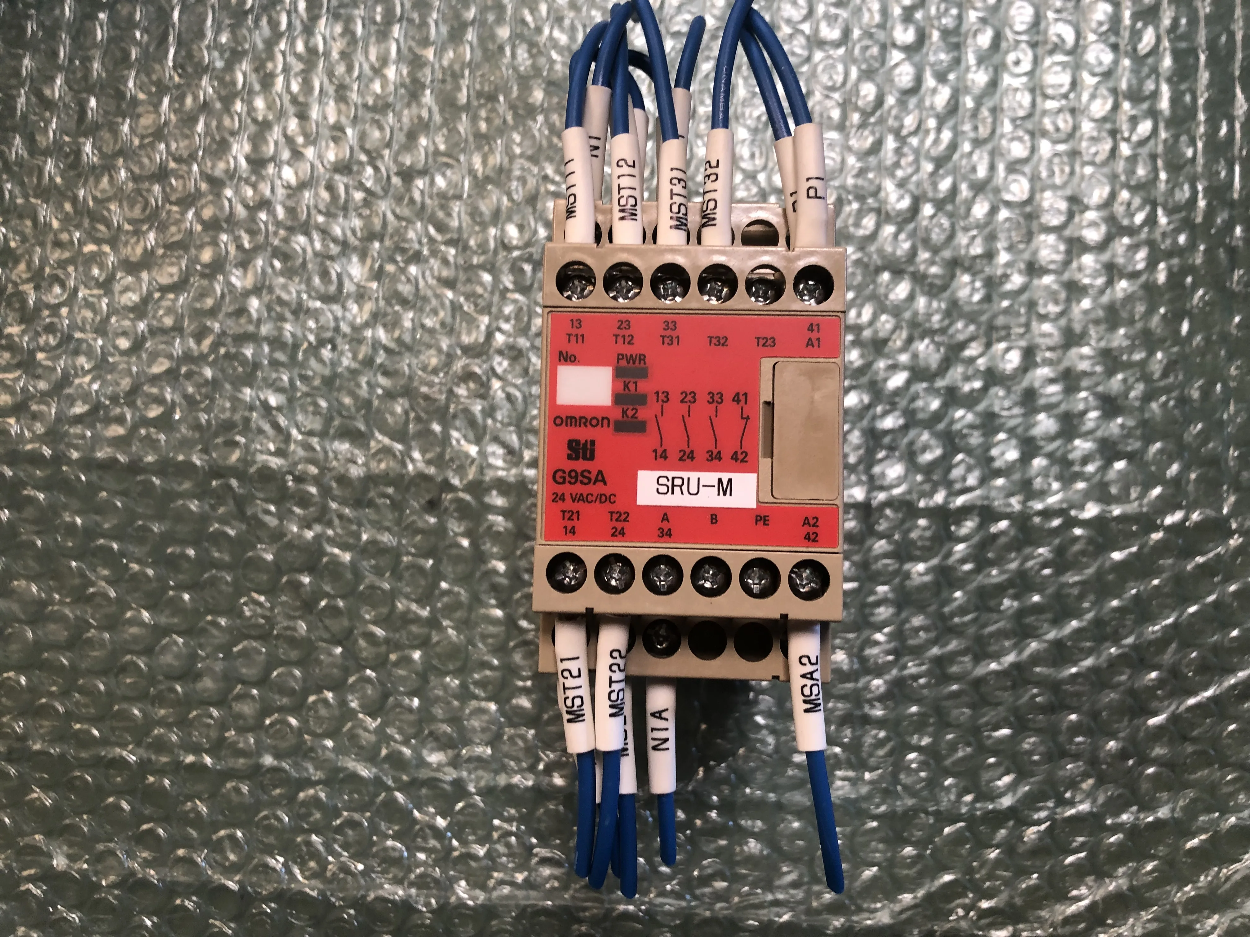 オムロン セーフティリレーソケット G9SA-301 / OMRON Safety Relay Socket G9SA-301 TJ230434
