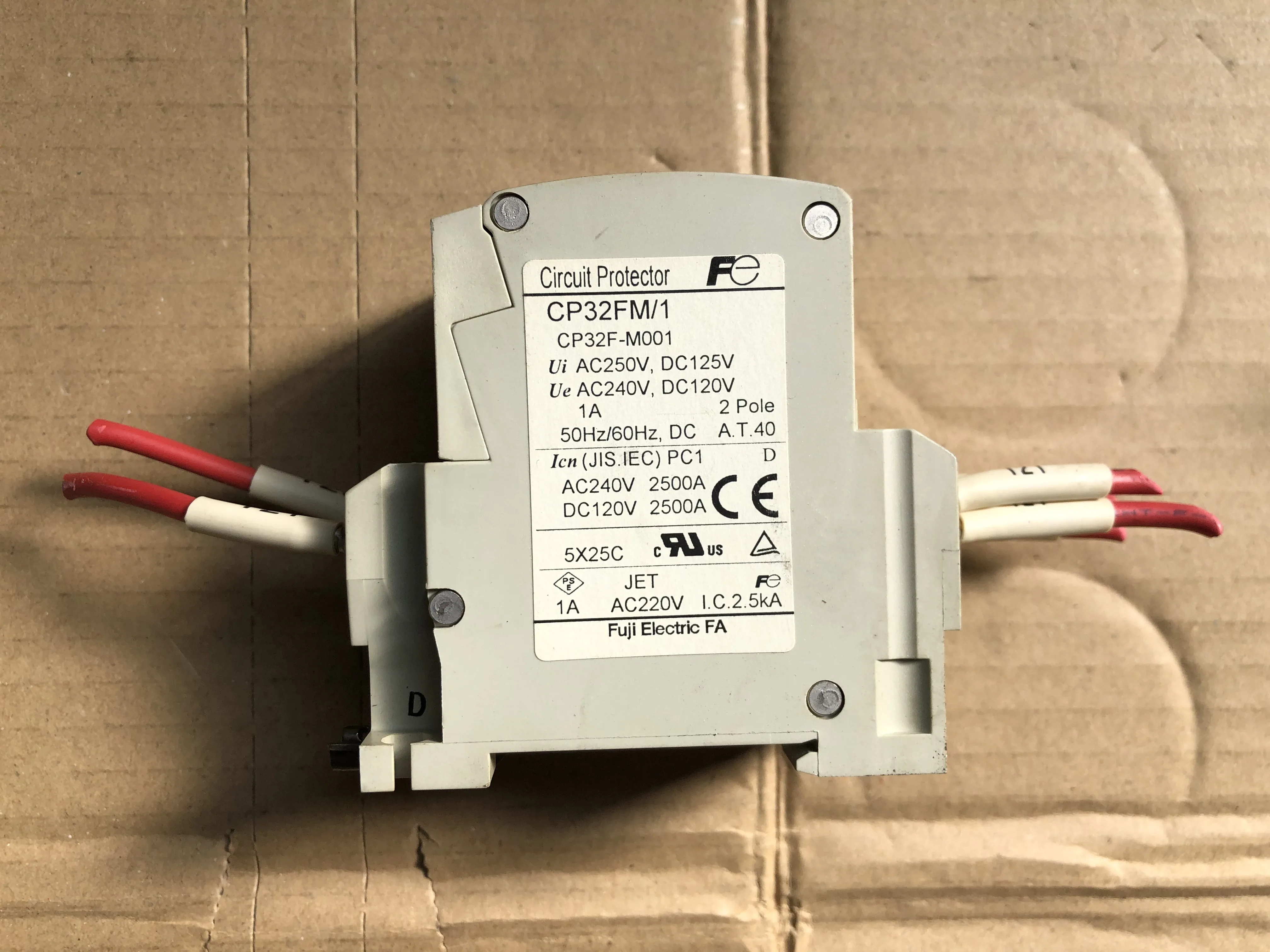 富士電機/富士電機製造 サーキットプロテクタ CP-F形 CP32FM/1（1セット2個） / FUJI ELECTRIC (FE) Circuit Protector CP32FM/1（1セット2個） TJ230482
