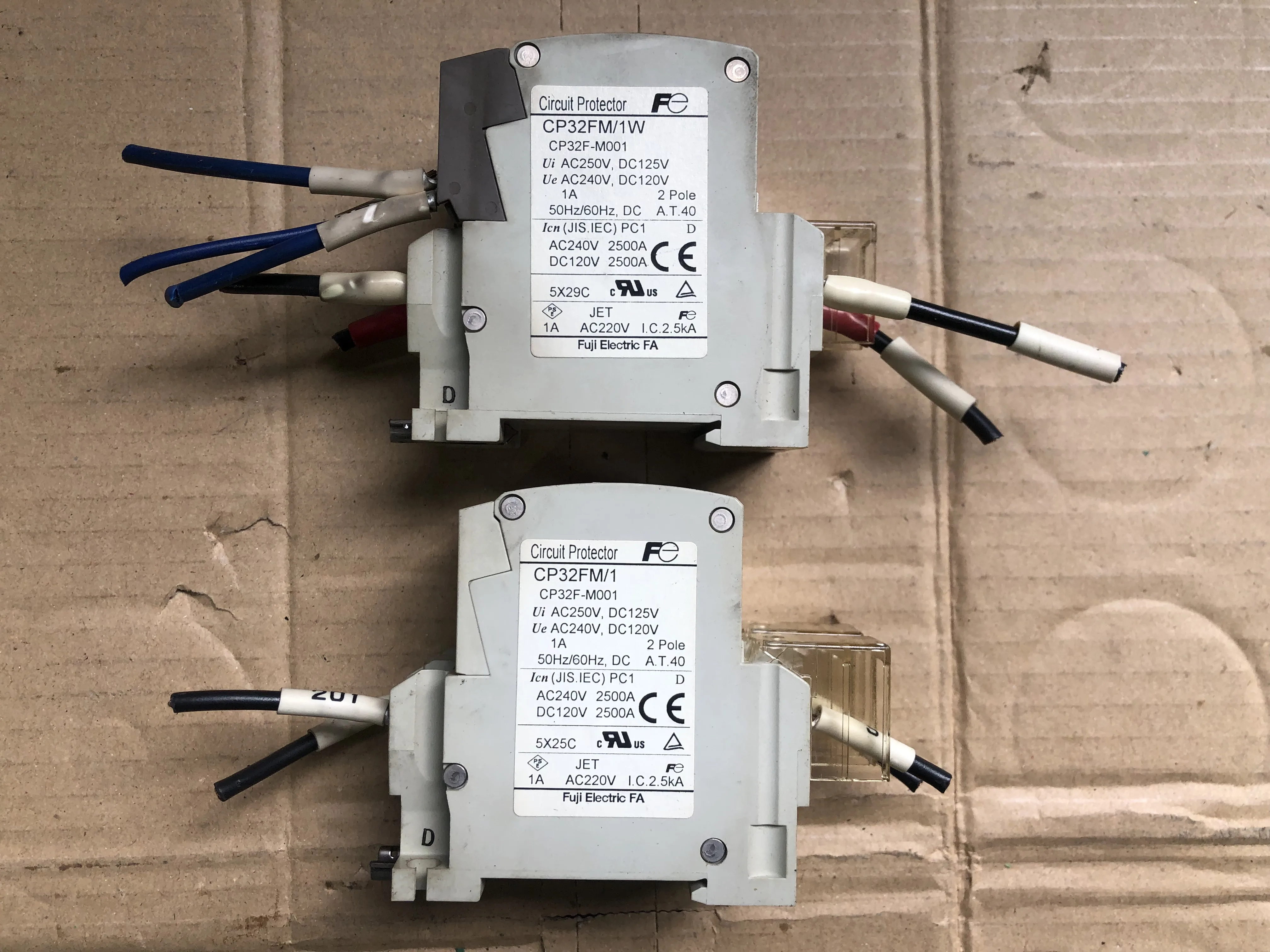 富士電機/富士電機製造 サーキットプロテクタ CP32F-M001（1セット2個） / FUJI ELECTRIC (FE) Circuit Protector 2pcs CP32F-M001（1セット2個） TJ230493