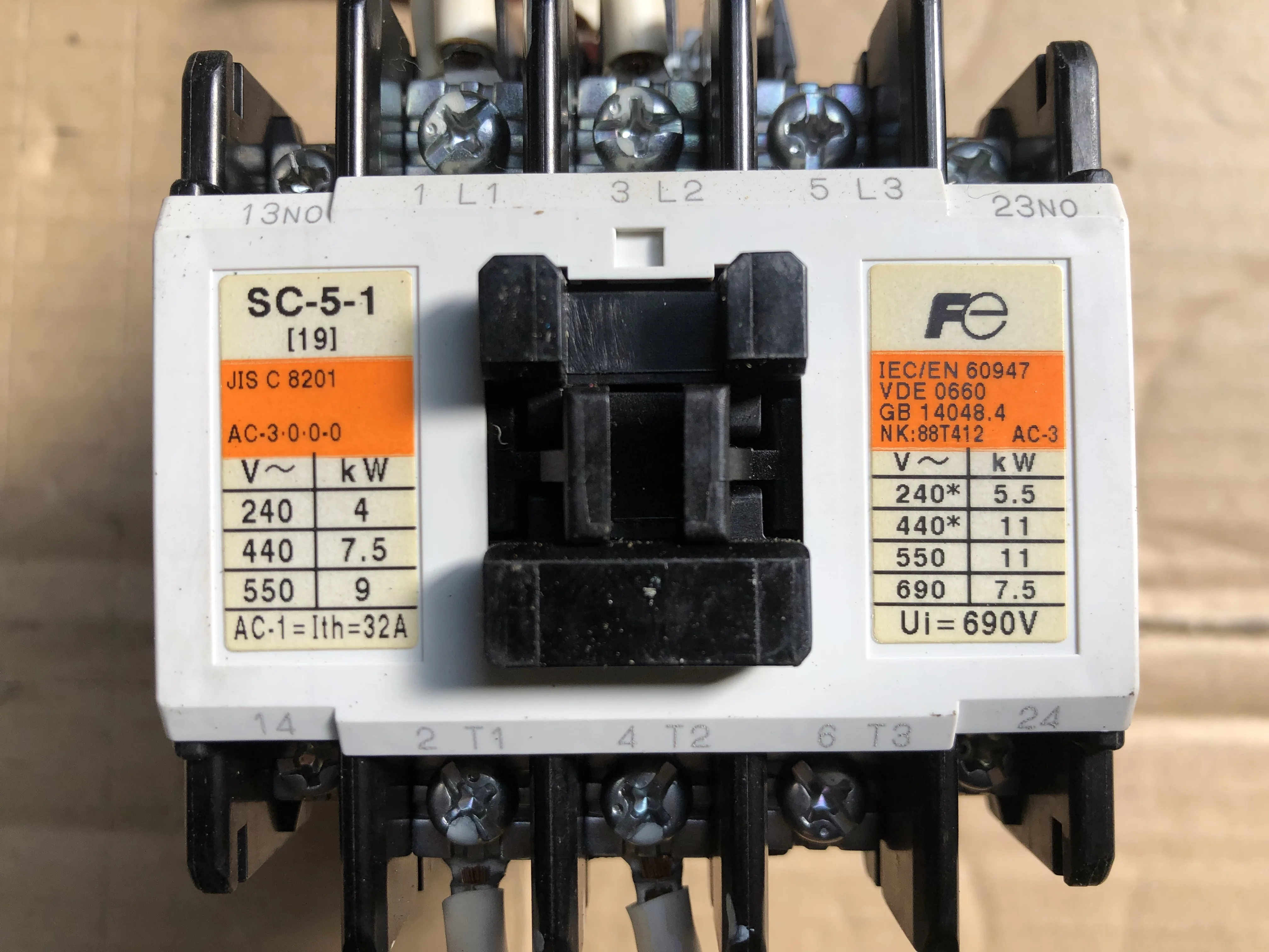 富士電機/富士電機製造 標準形電磁接触器 SC-5-1 (SC20AA) / FUJI ELECTRIC (FE) Magnetic Contactor SC-5-1 (SC20AA) TJ230497