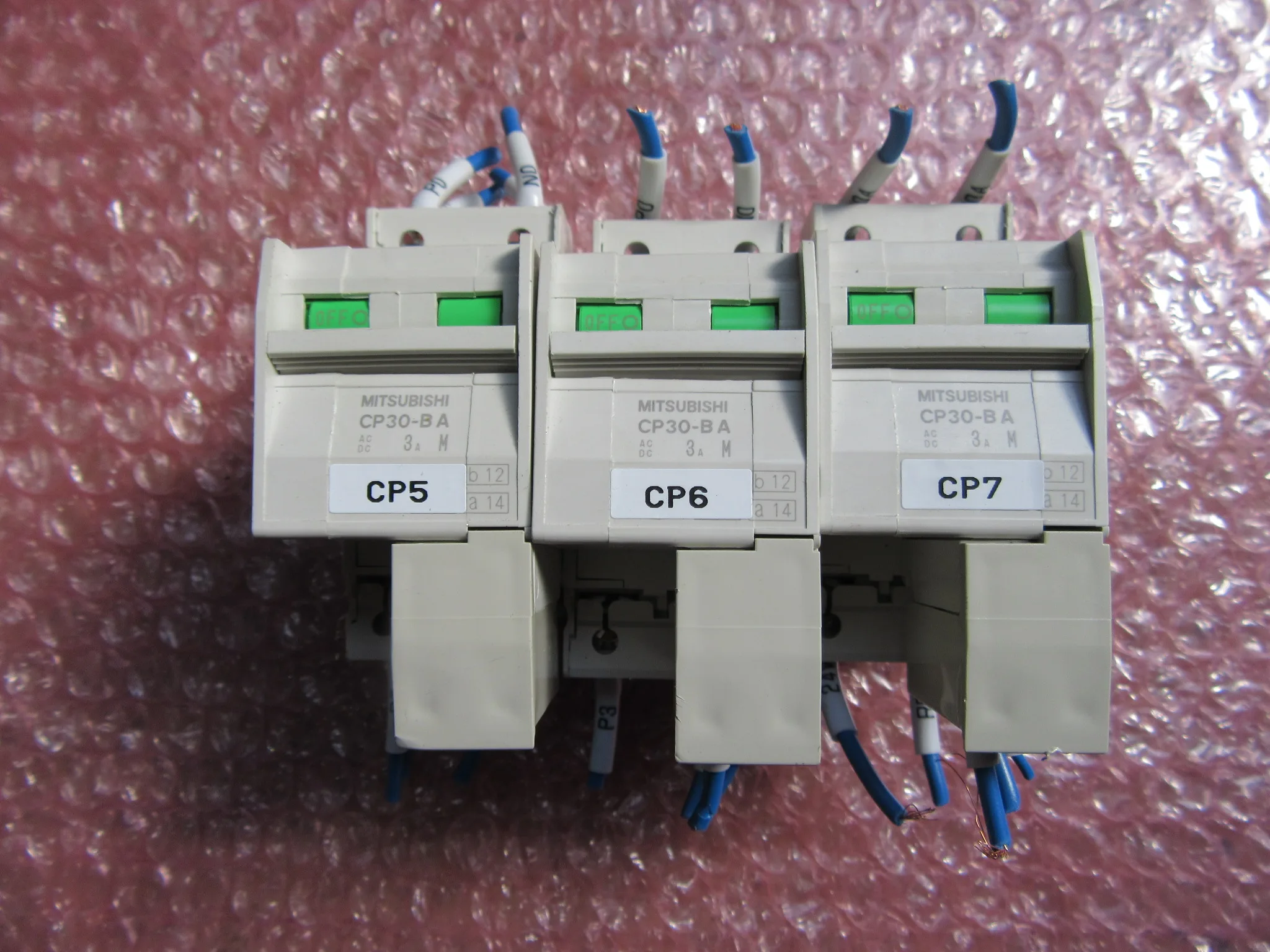 三菱マテリアル サーキットプロテクタ3個 CP30-BA(3A) / MITSUBISHI MATERIALS Circuit Protector 3pcs CP30-BA(3A) TJ230501