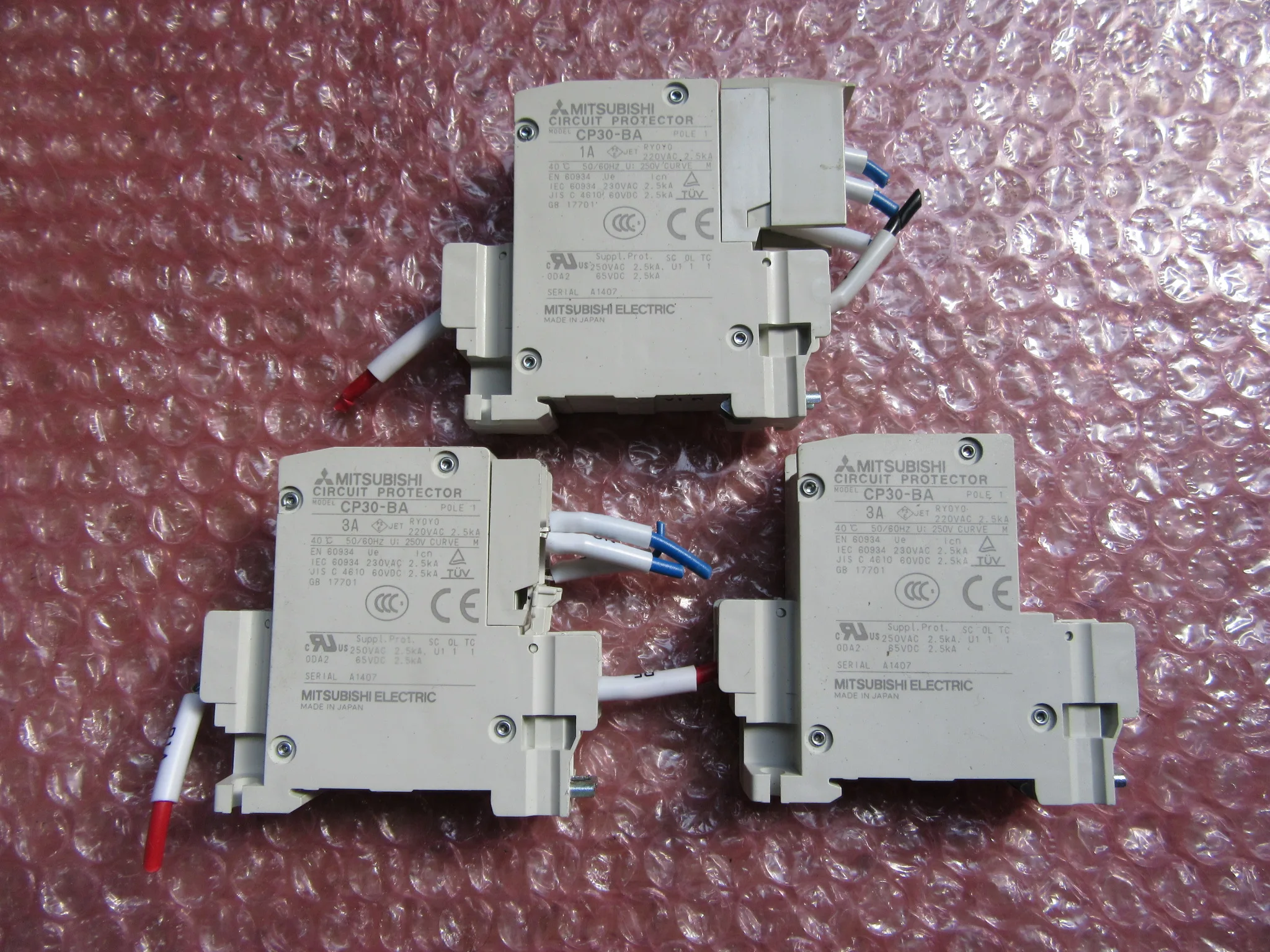 三菱マテリアル サーキットプロテクタ3個 CP30-BA(1A,3A) / MITSUBISHI MATERIALS Circuit Protector 3pcs CP30-BA(1A,3A) TJ230508