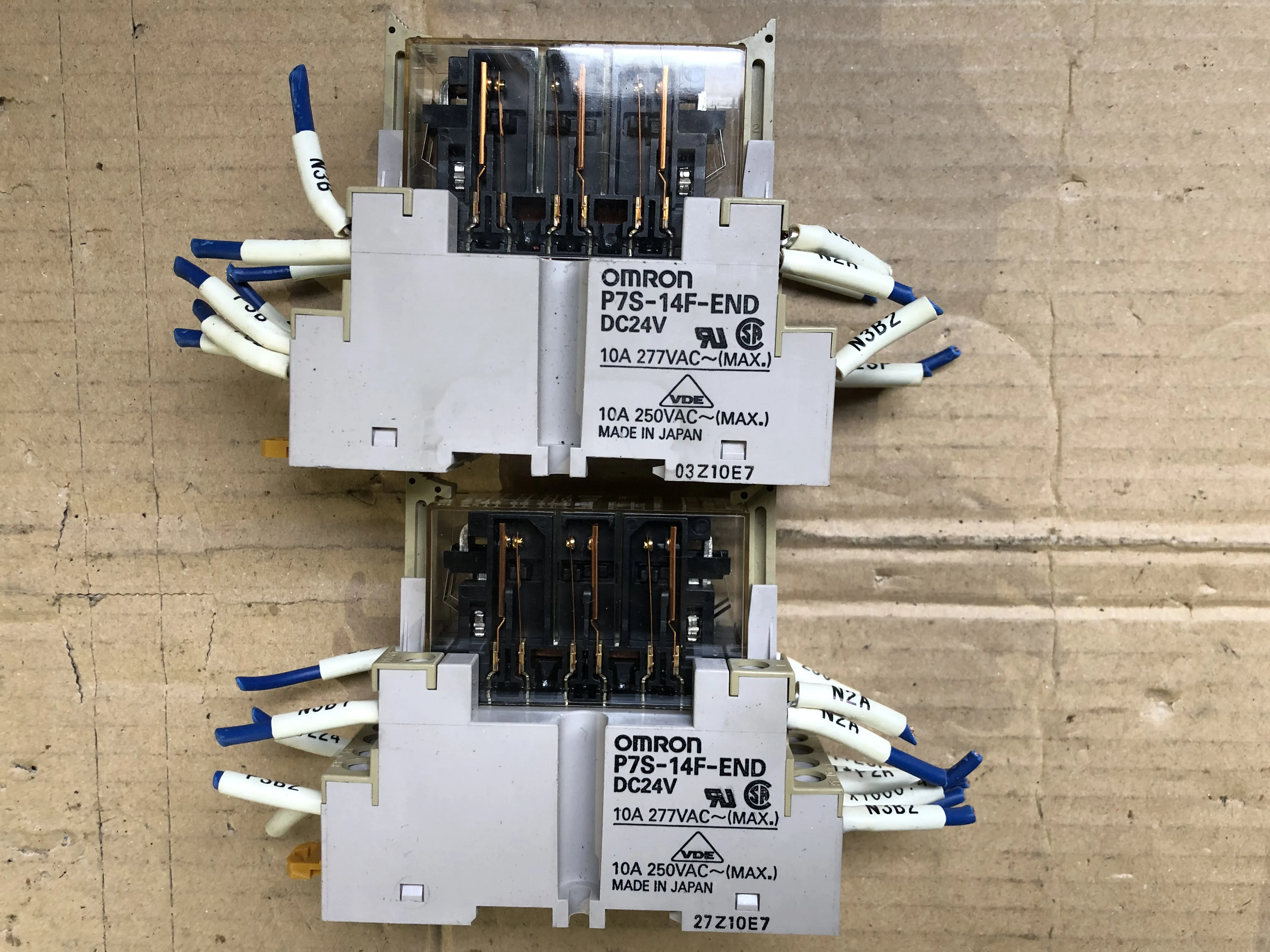 オムロン セーフティリレーソケット P7S-14F-END（DC24V）：1セット2個 / OMRON Safety Relay Socket P7S-14F-END（DC24V）：1セット2個 TJ230539