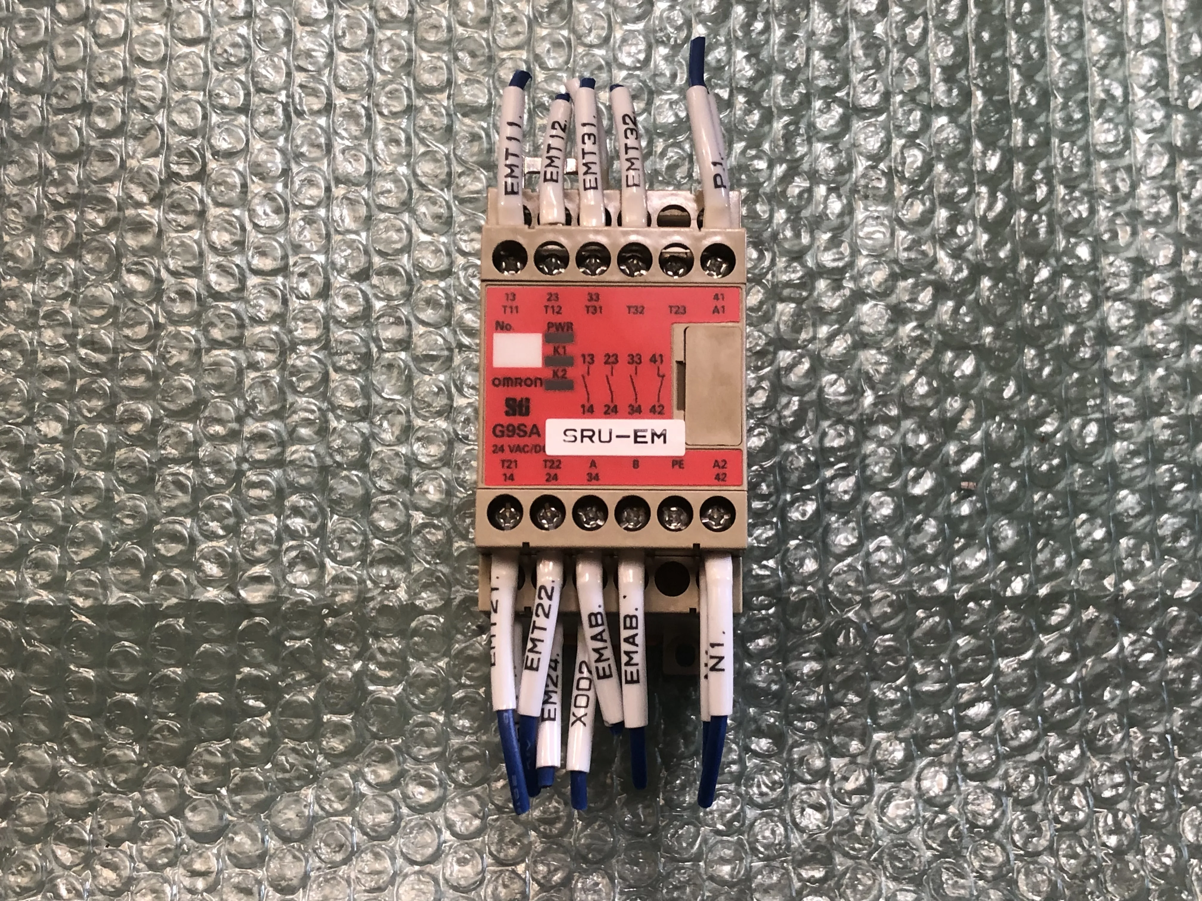 オムロン セーフティリレーソケット G9SA-301 / OMRON Safety Relay Socket G9SA-301 TJ230548