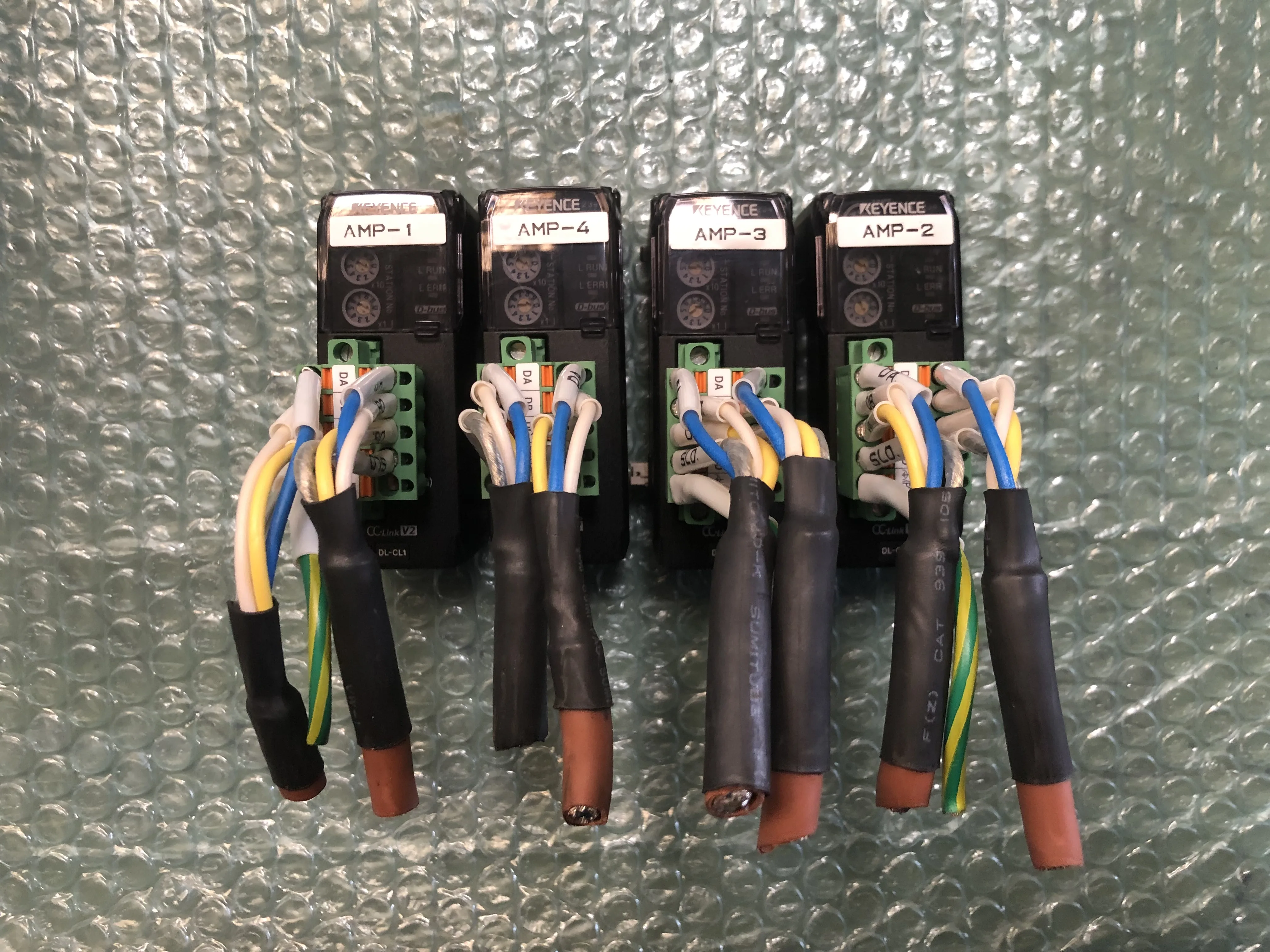 キーエンス CC-LINK対応通信ユニット20-30VDC DL-CL1（４個） / KEYENCE CC-Link Compatible Communication Unit DL-CL1（４個） TJ230561