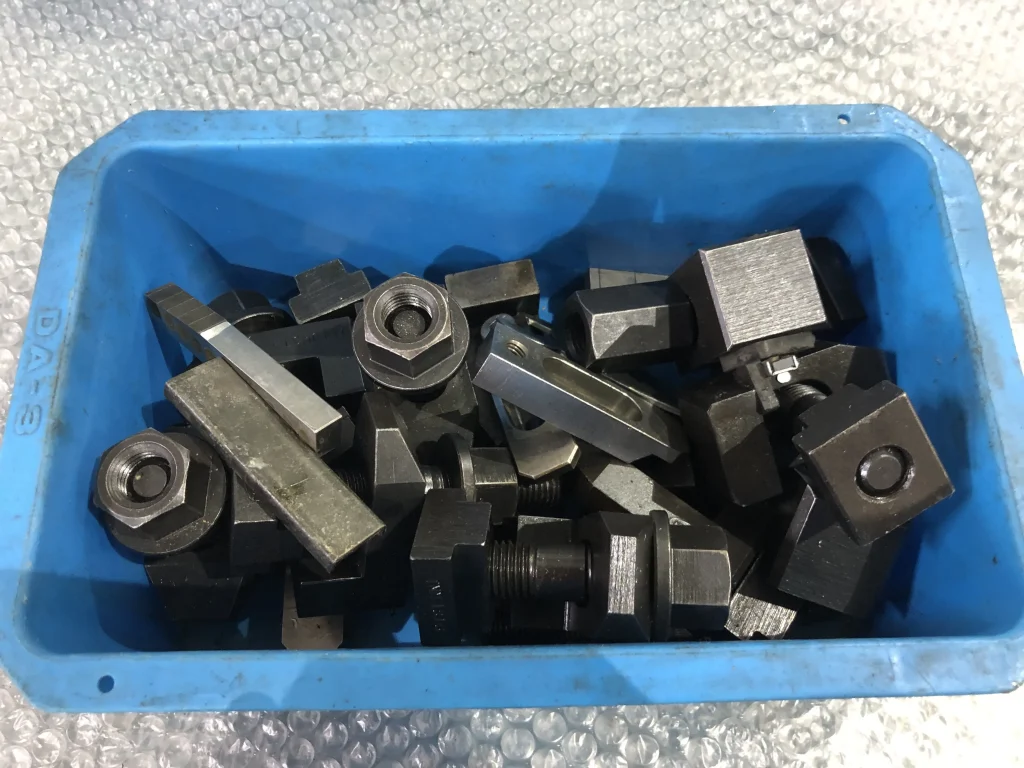 クランプ / Clamp 1Lot TJ230901