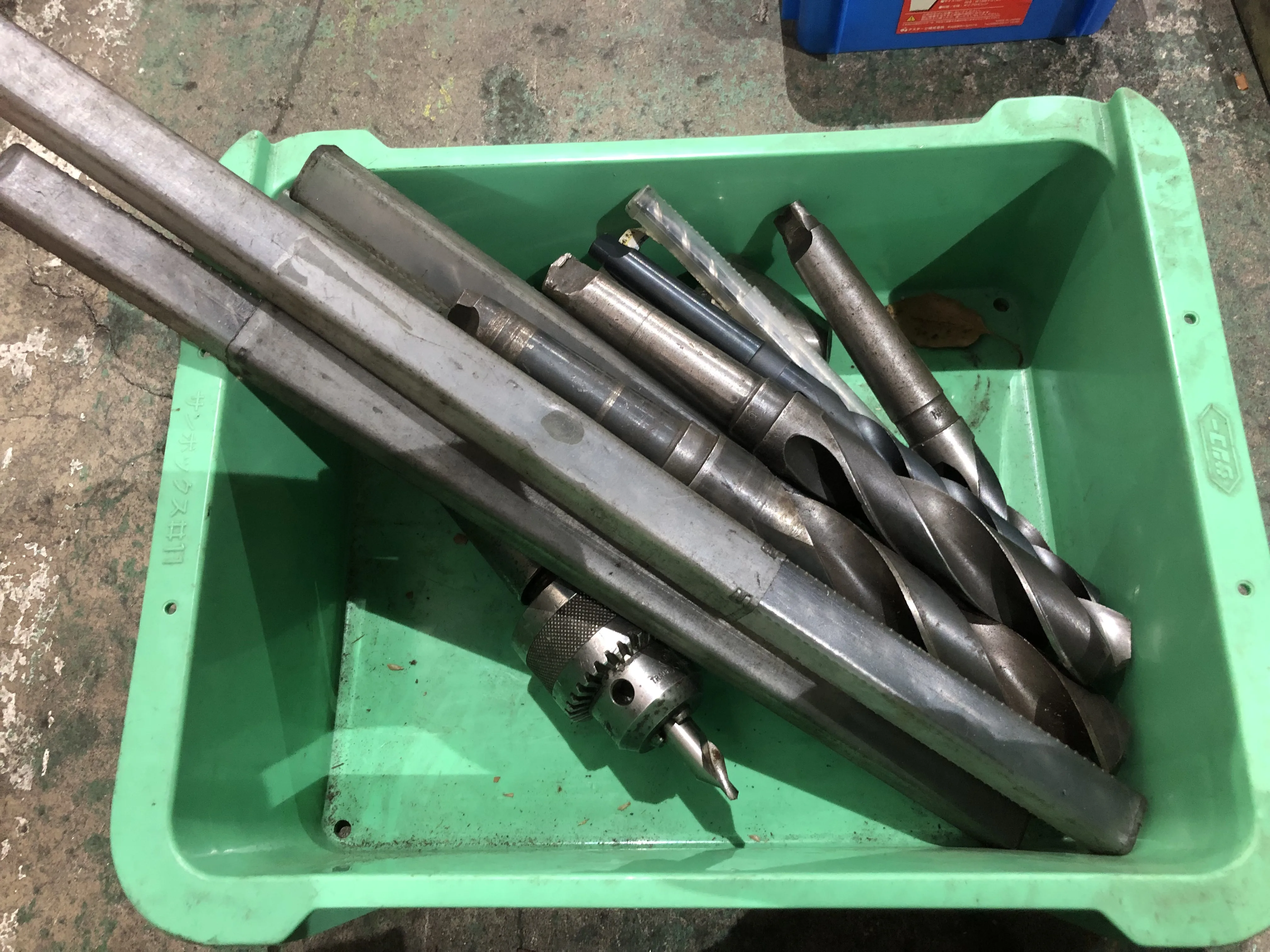メーカー混在 切削工具1山 様々なメーカーやサイズがあります。 / MIX Cutting Tools Assorted 様々なメーカーやサイズがあります。 TJ230923