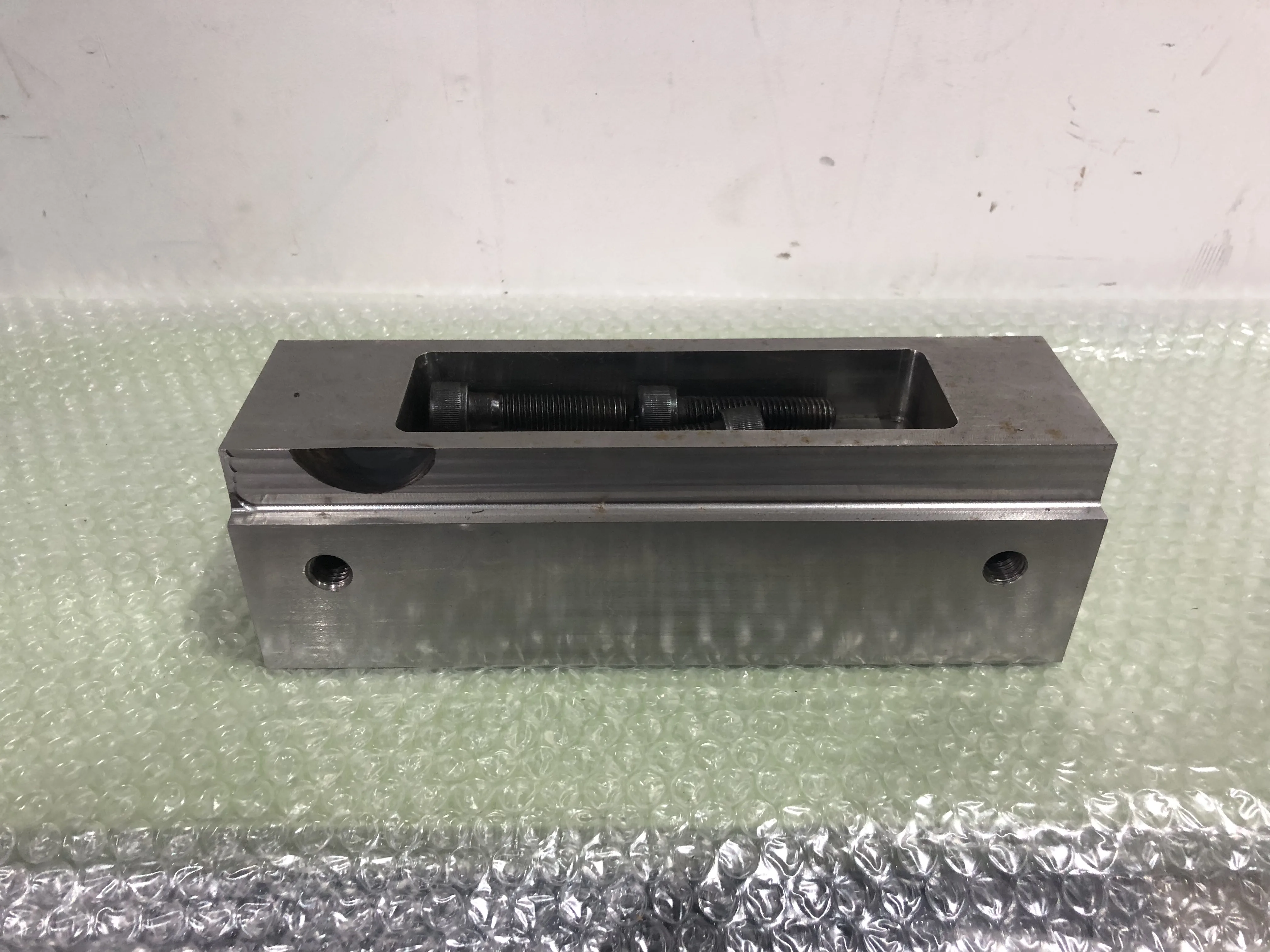 Cクランプ 230x75mm ボルトφ12 / 230x75mm ボルトφ12 TJ240180
