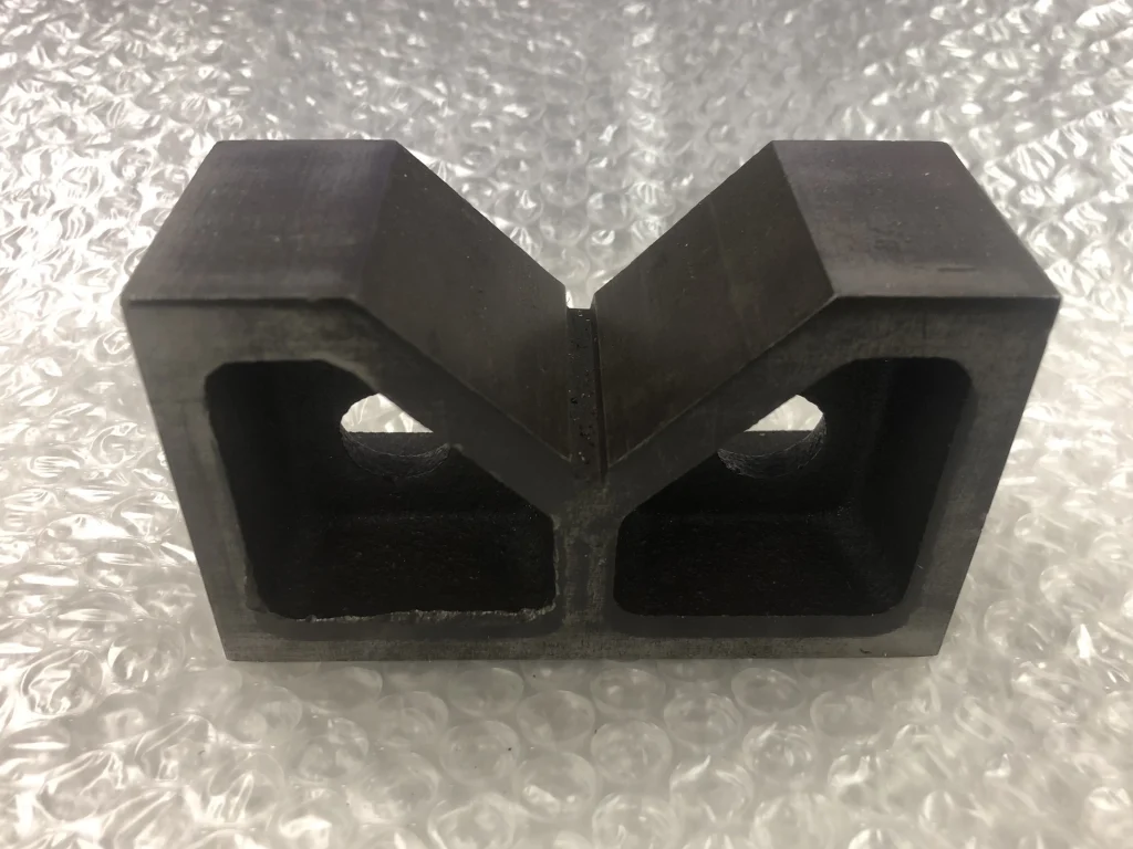 Vブロック W102xD42xH62mm / W102xD42xH62mm TJ250060