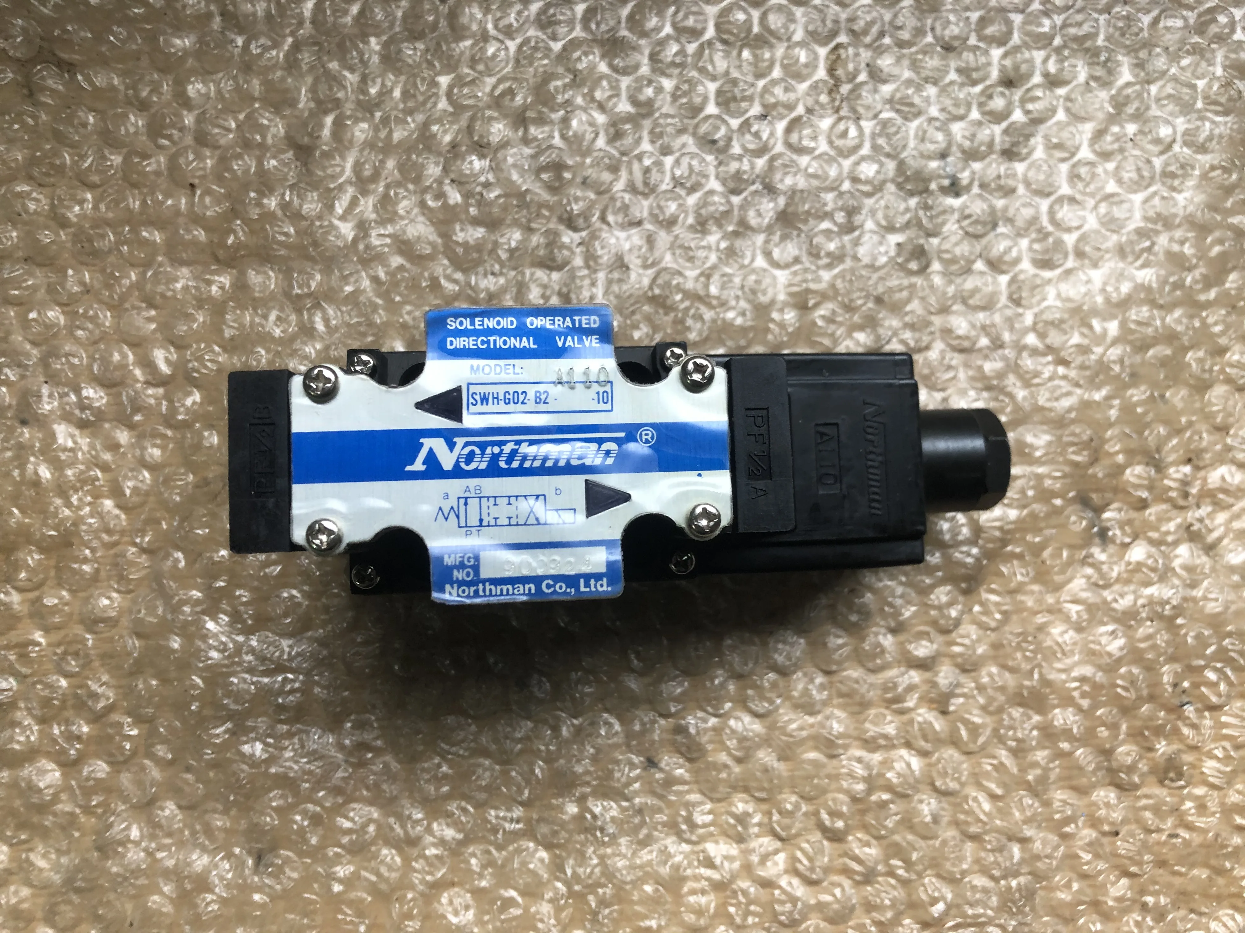 北部精機/NORTHMAN 電磁弁 SWH-G02-B2-A110-10 / NORTHMAN Solenoid Operated Directional Valve SWH-G02-B2-A110-10
