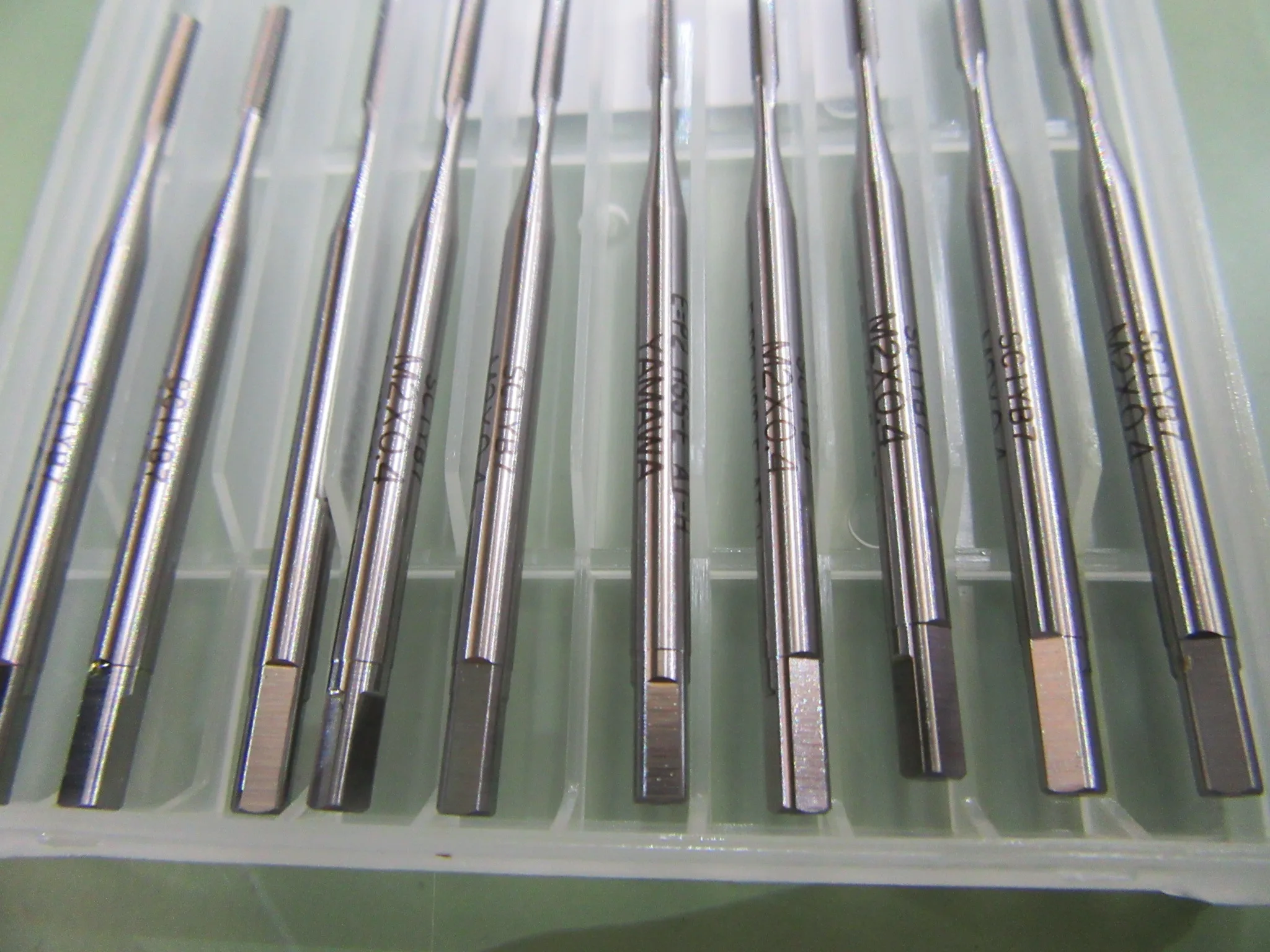 彌満和製作所 YAMAWA タップ M2.X0.4(0.7P) / YAMAWA MFG Hand Tap M2.X0.4(0.7P) TM220103