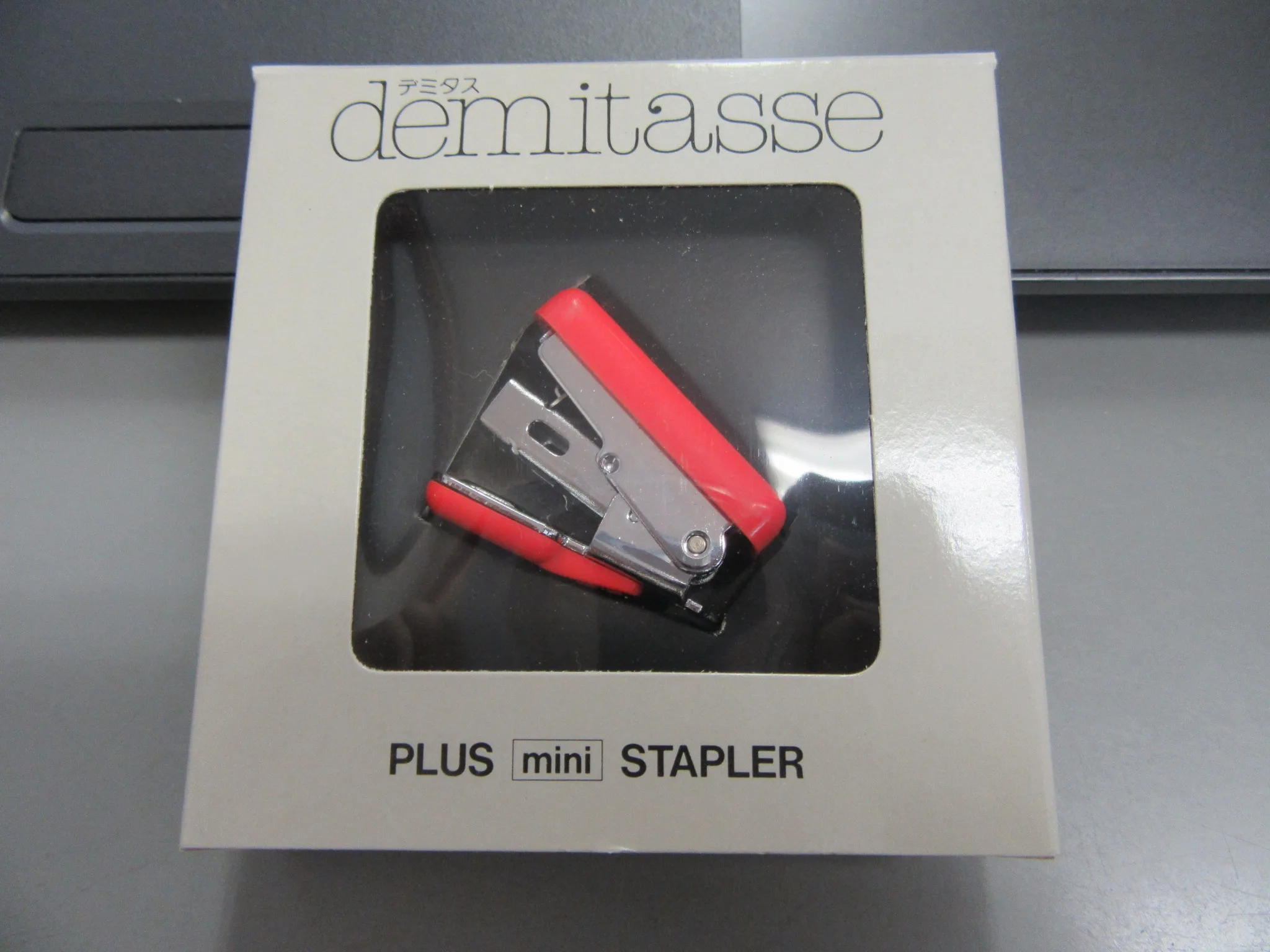 プラス 世界最小 ミニ ホッチキス デミタス 30-200 / PLUS PLUS Mini Stapler Demitasse 30-200 TM220118