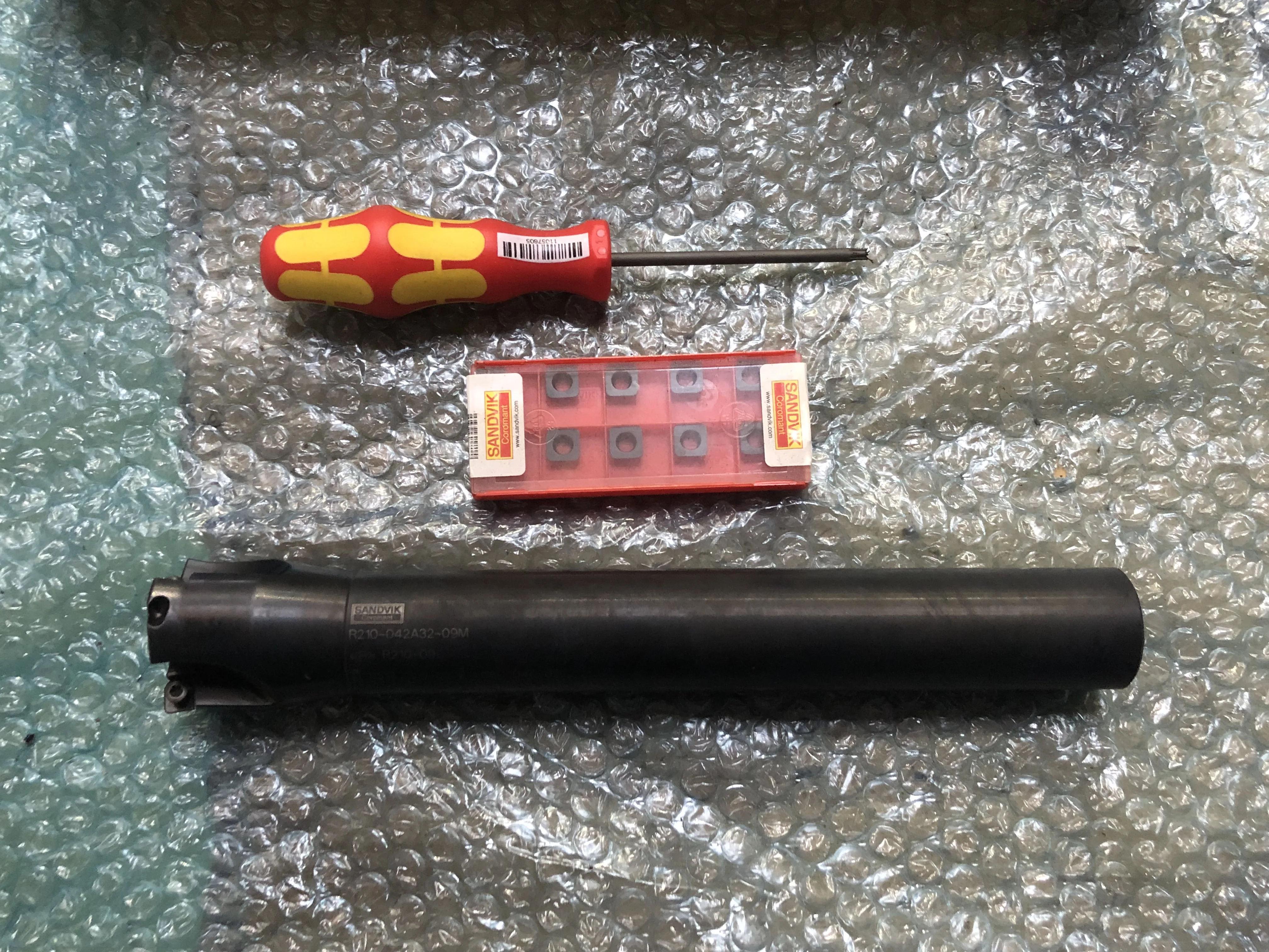 SANDVIK/サンドビック 正面フライスカッター コロミル210 R210-042A32-09M / SANDVIK Face Mill Cutter CoroMill210 コロミル210 R210-042A32-09M TM230001