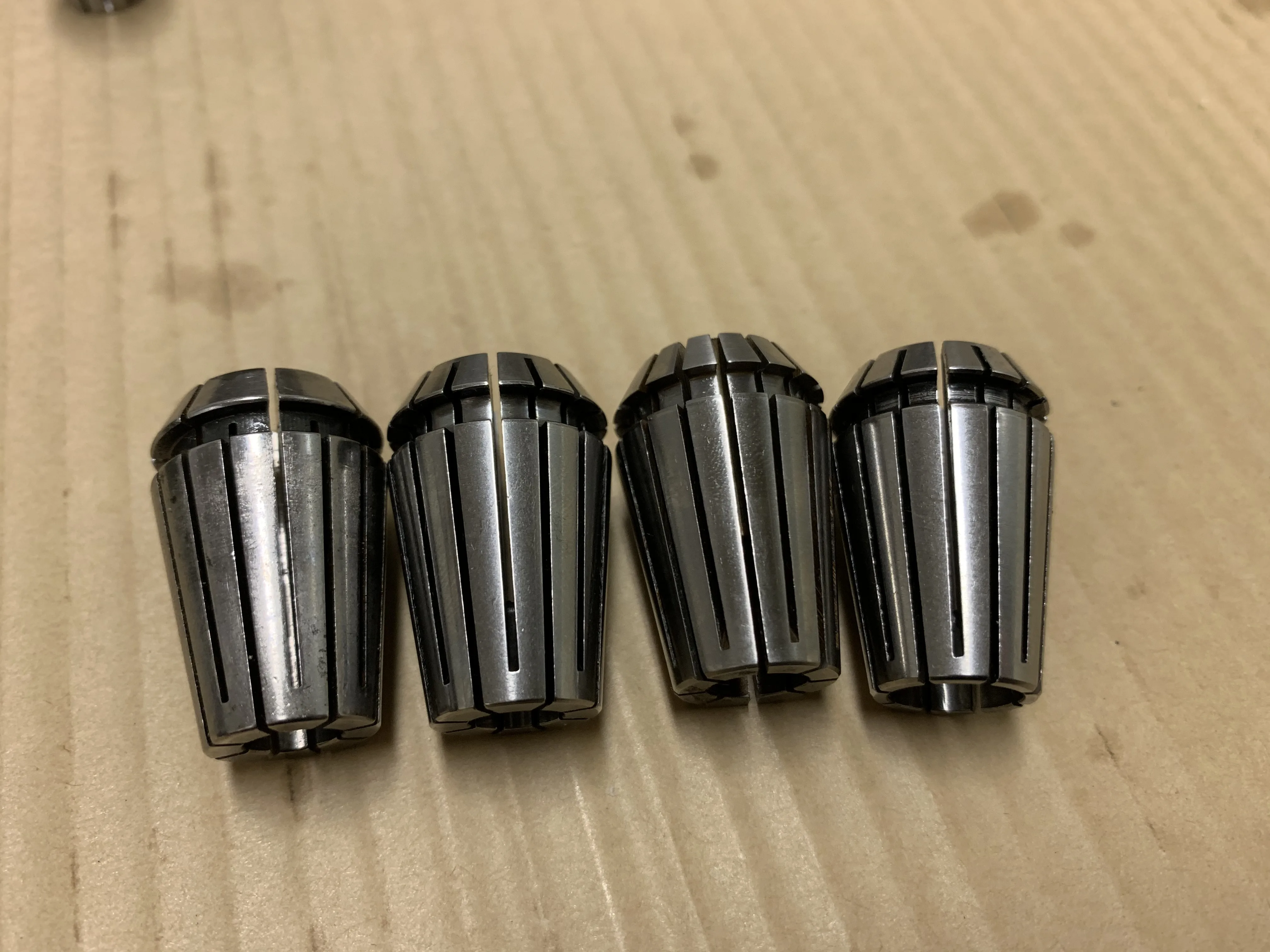 トラスコ中山 スプリングコレットセット ER20(8-7, 8, 5.5, 11.5) 4個 / TRUSCO NAKAYAMA CORPORATION Spring Collet Set ER20(8-7, 8, 5.5, 11.5) 4個 TN230108