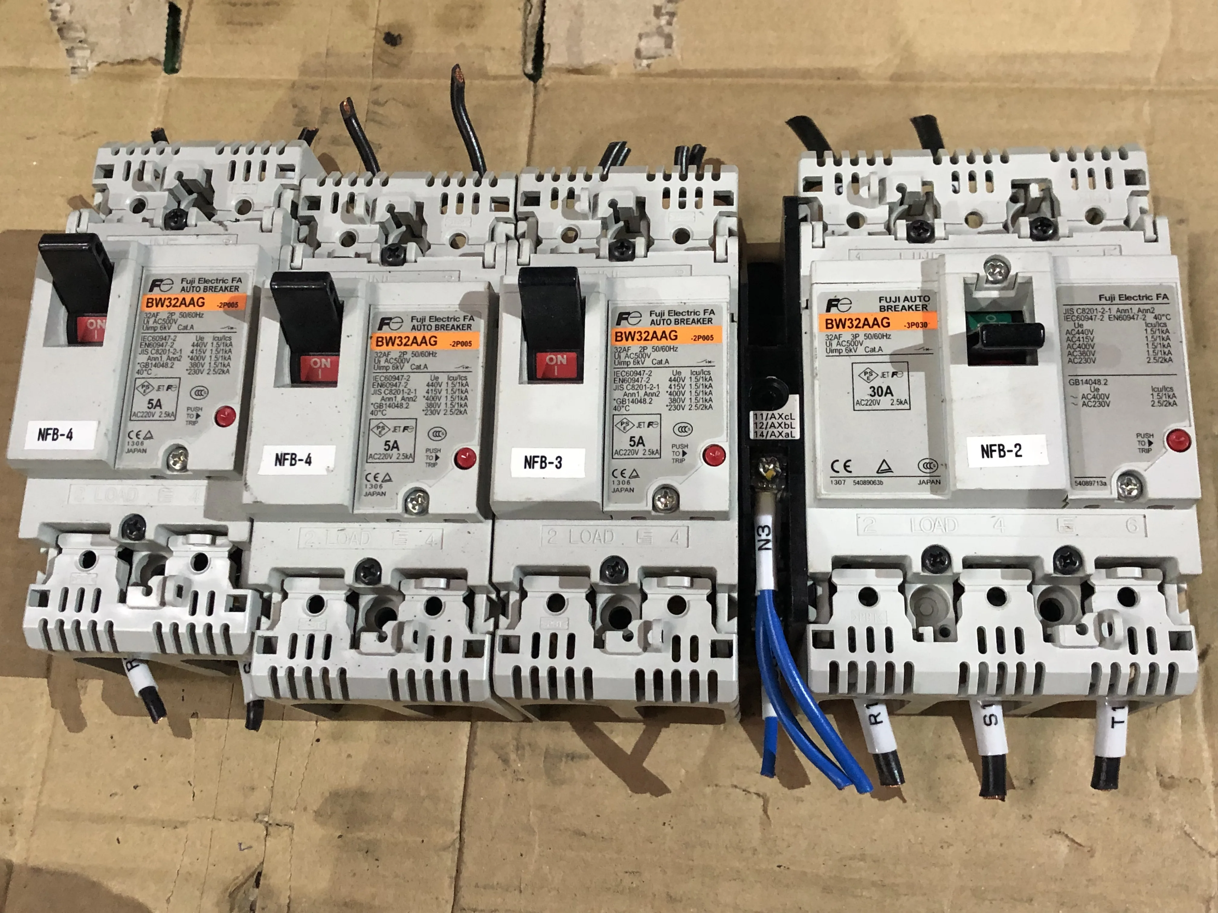 富士電波工機 オートブレーカ 一7個 BW32AAG / FUJI ELECTRONIC INDUSTRIAL (FDC) Auto Breaker 7pcs BW32AAG TP230118