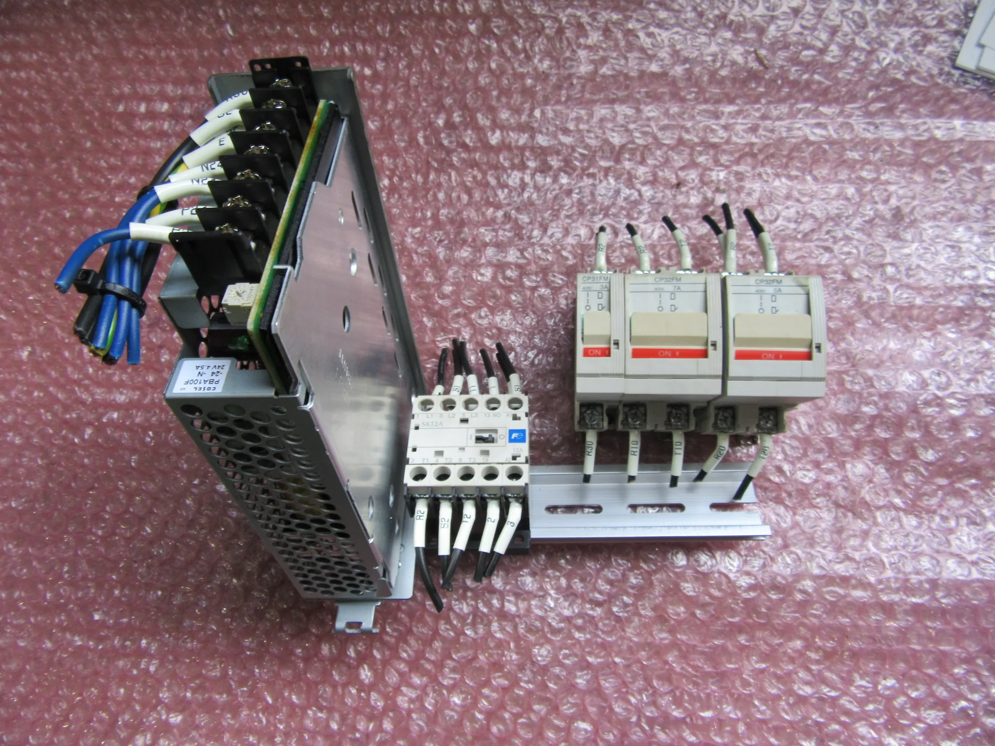 メーカー混在 コーセル スイッチング電源 CP31FM/3,CP32FM/5,CP32FM/7,SK12A,PBA100F-24 / MIX Switching Power Supply CP31FM/3,CP32FM/5,CP32FM/7,SK12A,PBA100F-24 TP230187