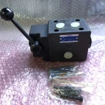 油研工業 手動切換弁 DMT-03-2D10B-5006 / YUKEN KOUGYO DMT-03-2D10B-5006 TP250027