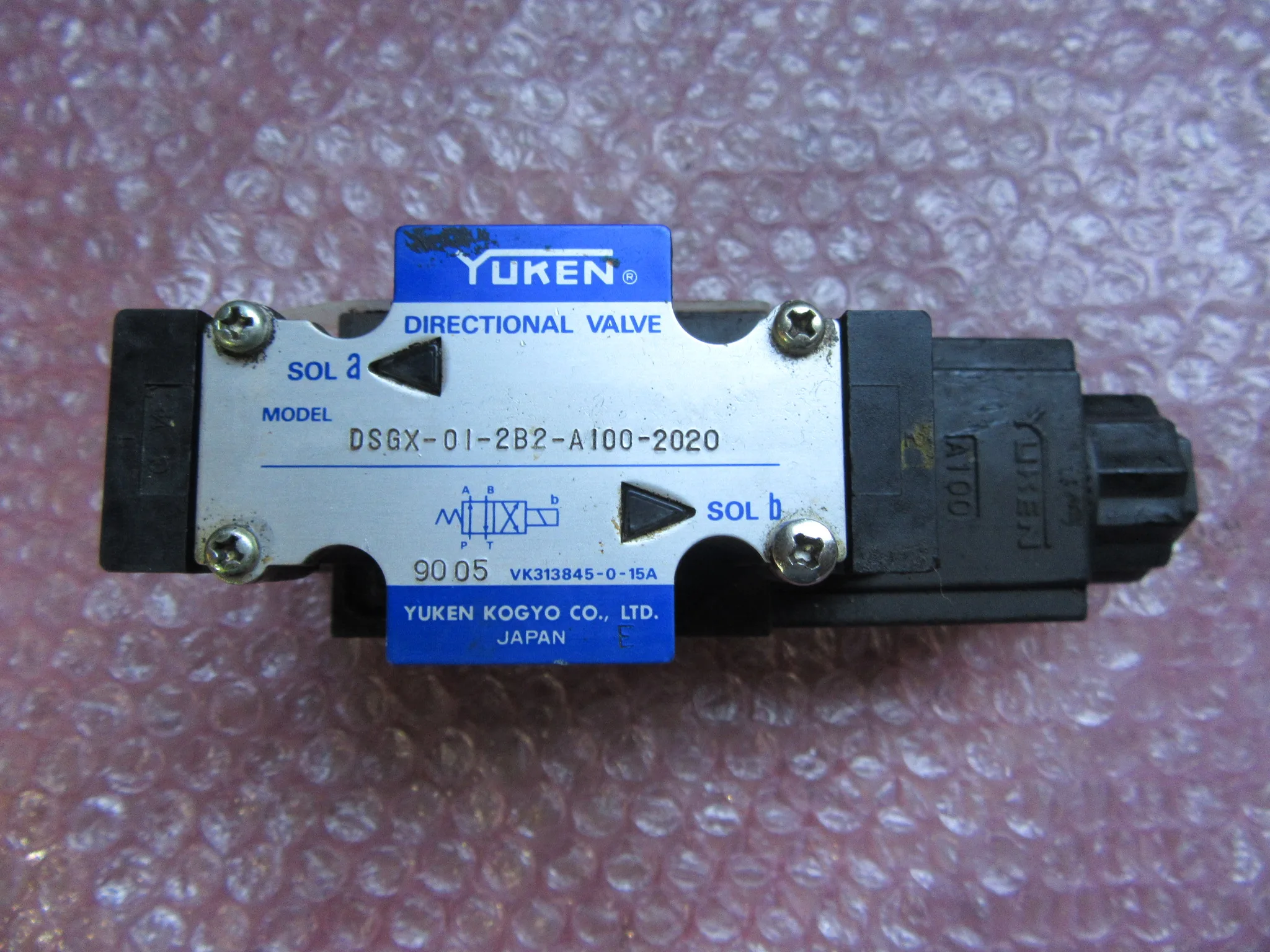 油研工業 電磁切替弁 DSGX-01-2B2 A100-2020 / YUKEN KOUGYO DSGX-01-2B2 A100-2020 TP250034