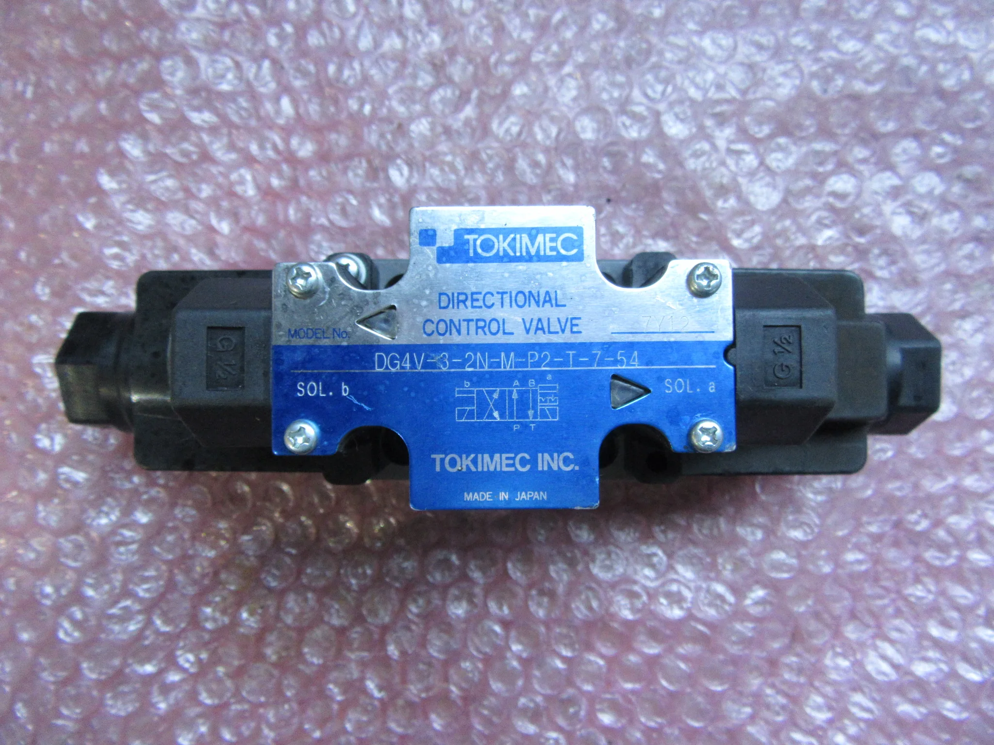 東京計器 電磁切替弁 DG4V-3-2N-M-P2-T-7-54 / TOKYO KEIKI｜トキメック TOKIMEC DG4V-3-2N-M-P2-T-7-54 TP250038