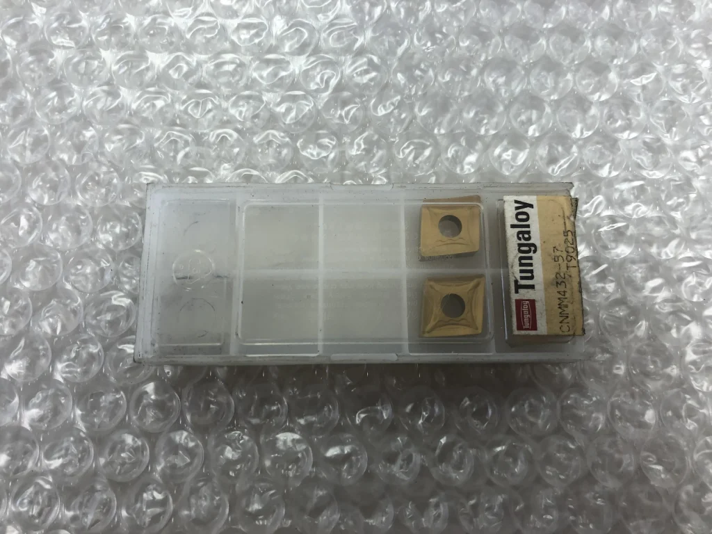 タンガロイ/東芝タンガロイ チップ CNMM120408-57 T9025 / TUNGALOY Insert CNMM120408-57 T9025 TQ210323