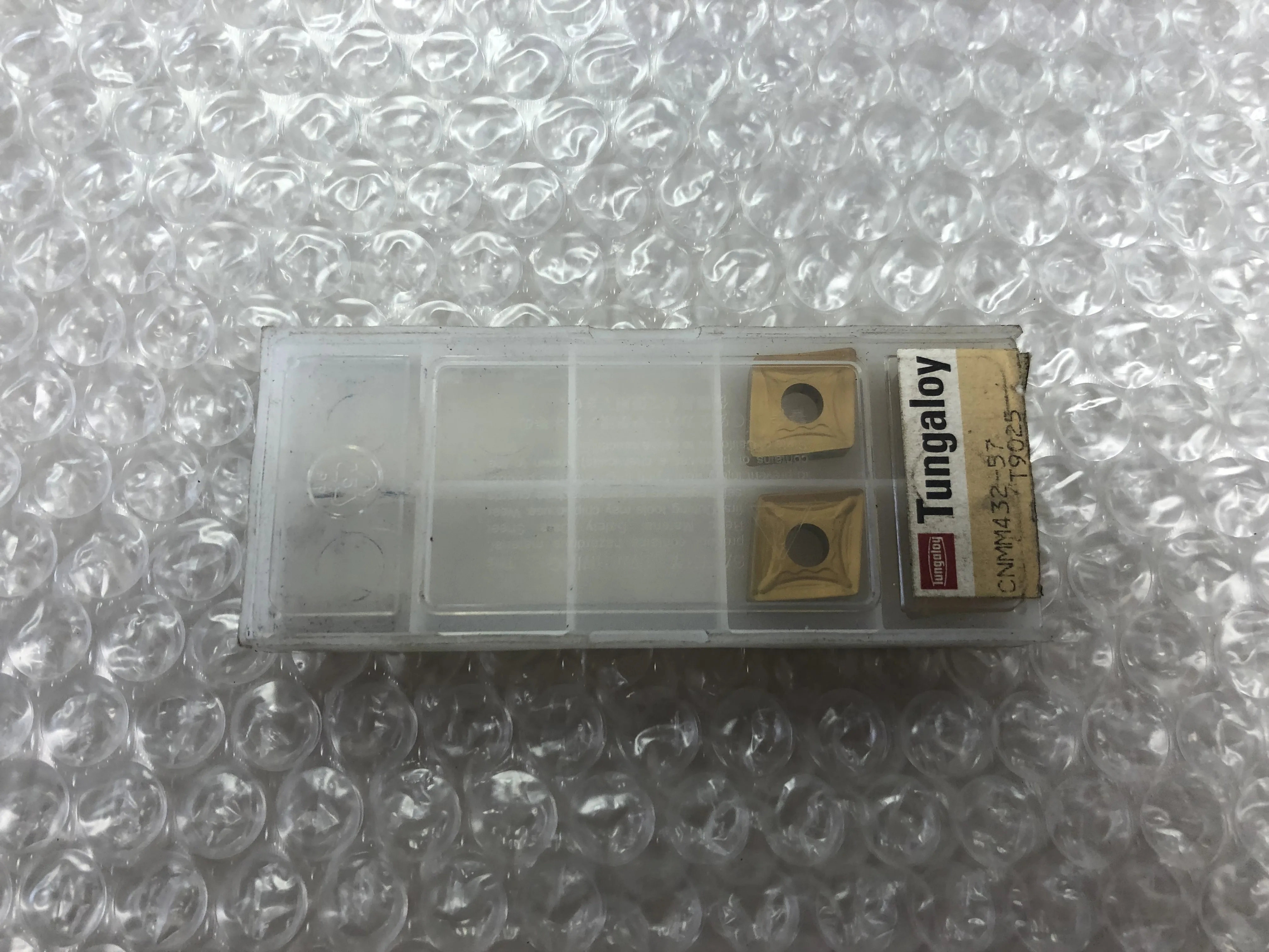 タンガロイ/東芝タンガロイ チップ CNMM120408-57 T9025 / TUNGALOY Insert CNMM120408-57 T9025 TQ210323