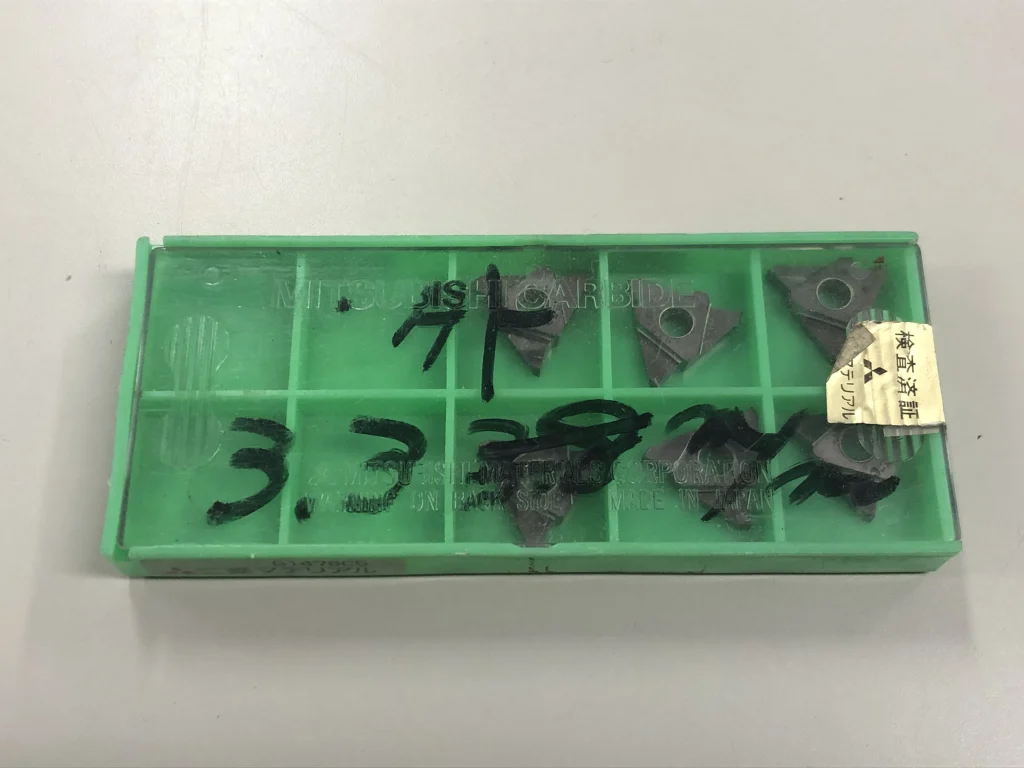 三菱マテリアル チップ MGTR43330 NX55 / MITSUBISHI MATERIALS Insert MGTR43330 NX55 TQ220015