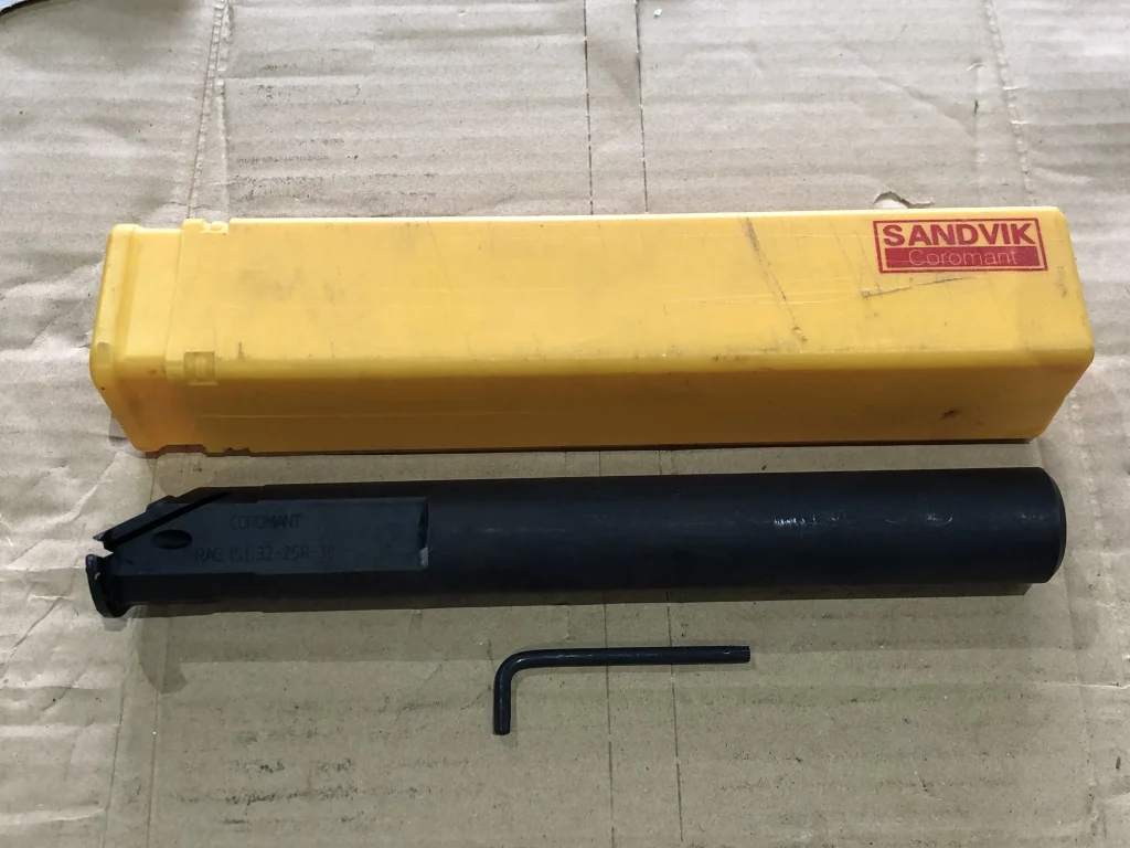 SANDVIK/サンドビック バイトホルダー RAG151.32-25R-30 / SANDVIK Turning Tool RAG151.32-25R-30 TQ220096