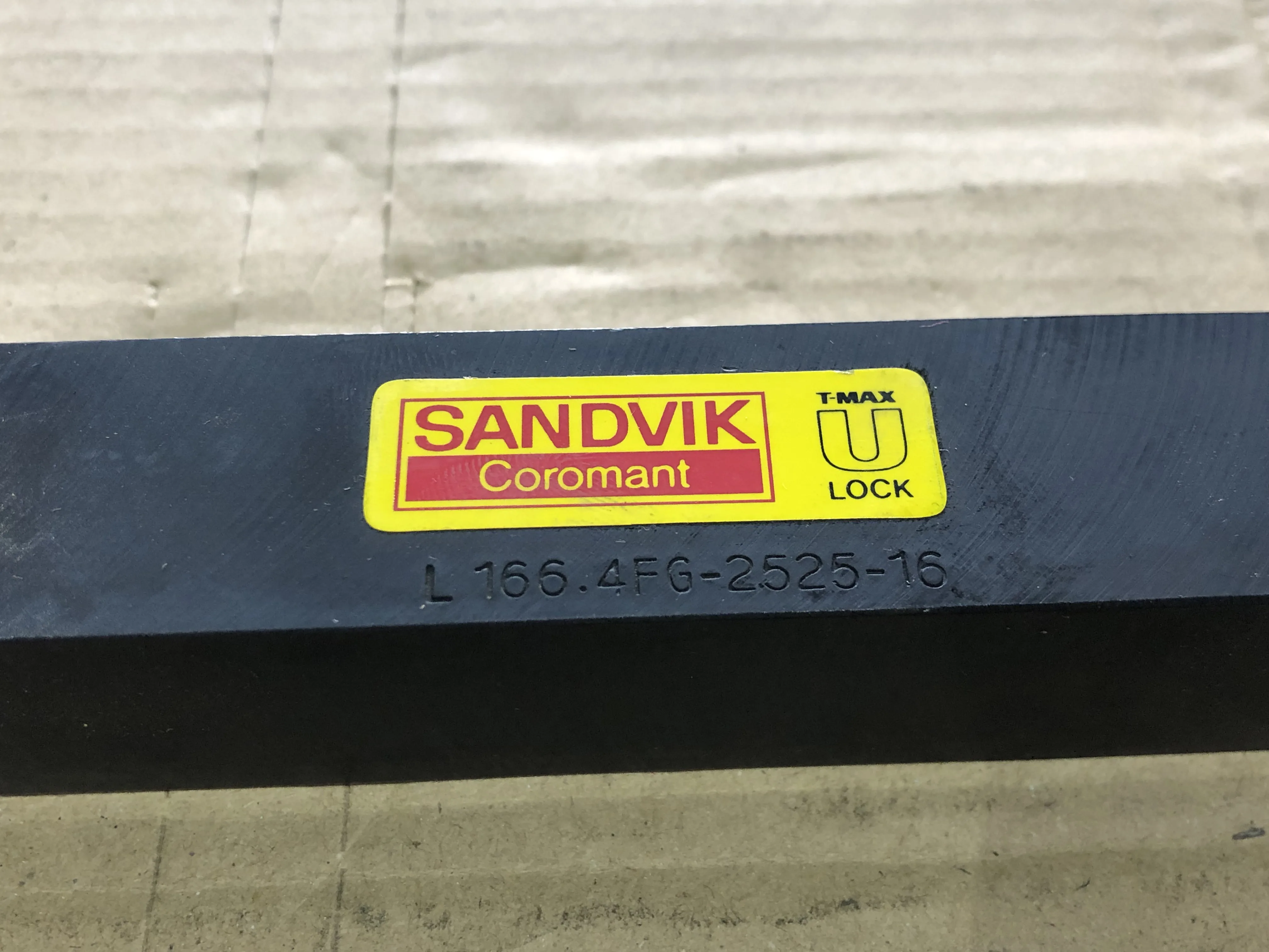 SANDVIK/サンドビック バイトホルダー L166.4FG-2525-16 / SANDVIK Turning Tool L166.4FG-2525-16 TQ220103