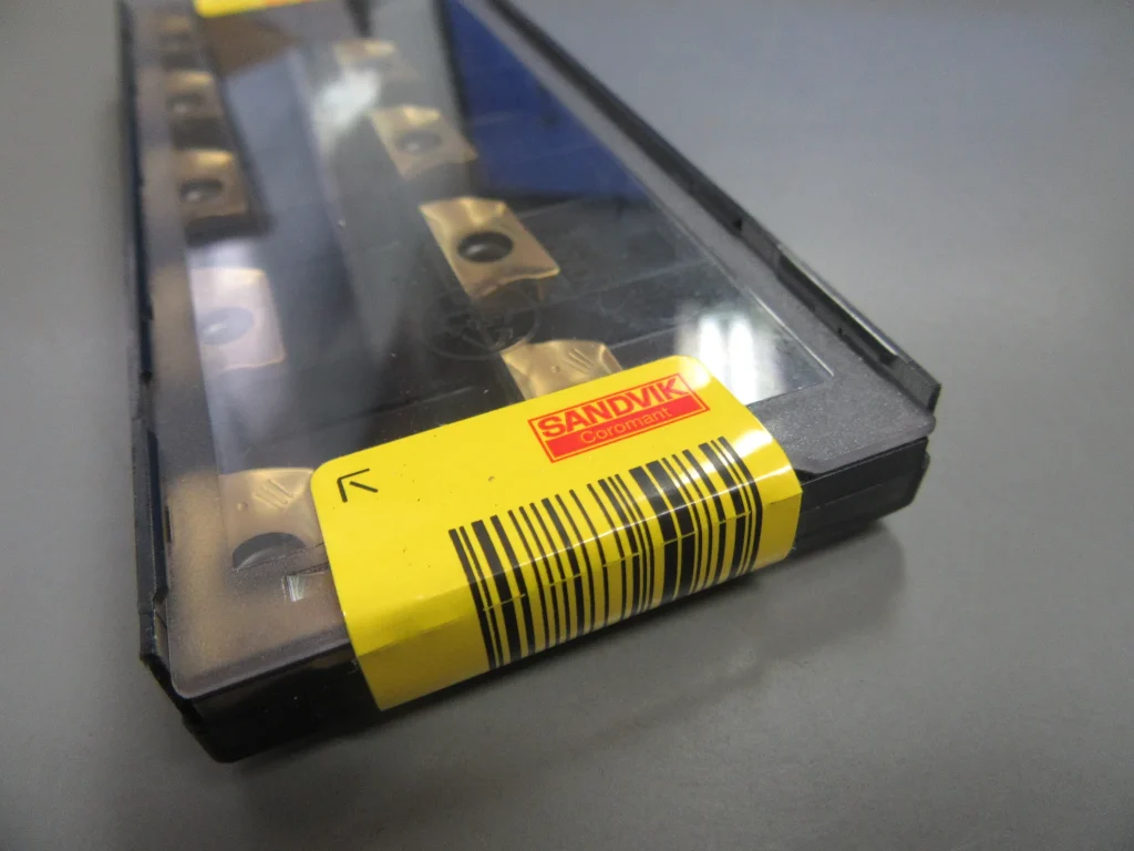 SANDVIK/サンドビック コロミル390用チップ R390170408MPM 1025 / SANDVIK CoroMill? 390 Insert R390170408MPM 1025 TQ220164