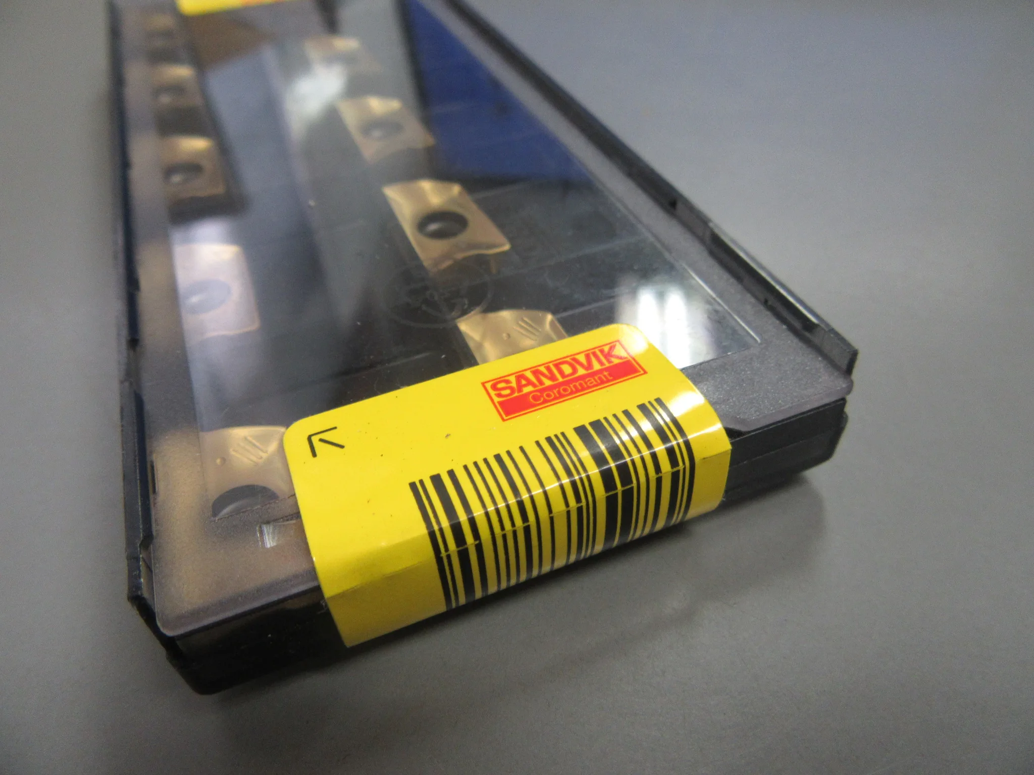 SANDVIK/サンドビック コロミル390用チップ R390170408MPM 1025 / SANDVIK CoroMill? 390 Insert R390170408MPM 1025 TQ220164