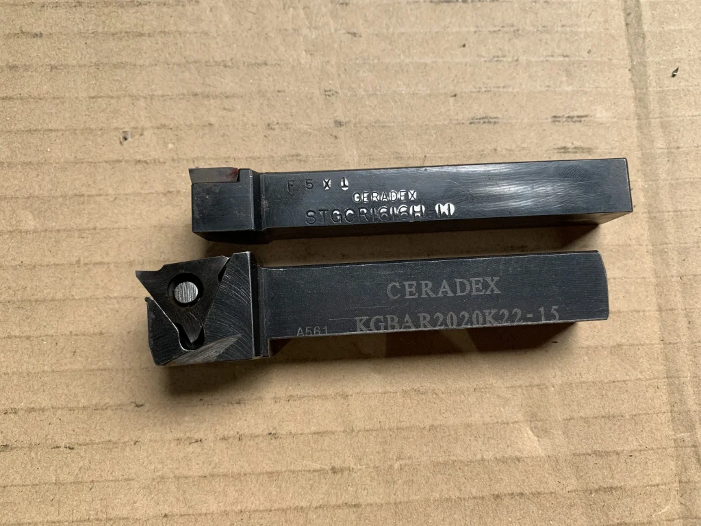 京セラ 外径用ホルダー STGCR 1616H-11 + KGBAR 2020K22-15 / KYOCERA External Turning Tool Holder STGCR 1616H-11 + KGBAR 2020K22-15 TQ220195