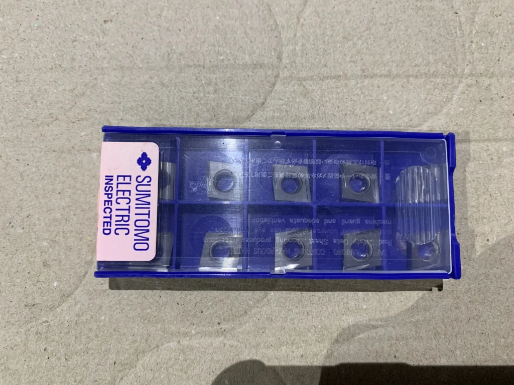 住友電工ハードメタル チップ CCGT09T302R-FX T1500A / SUMITOMO ELECTRIC HARDMETAL Insert CCGT09T302R-FX T1500A TQ230015