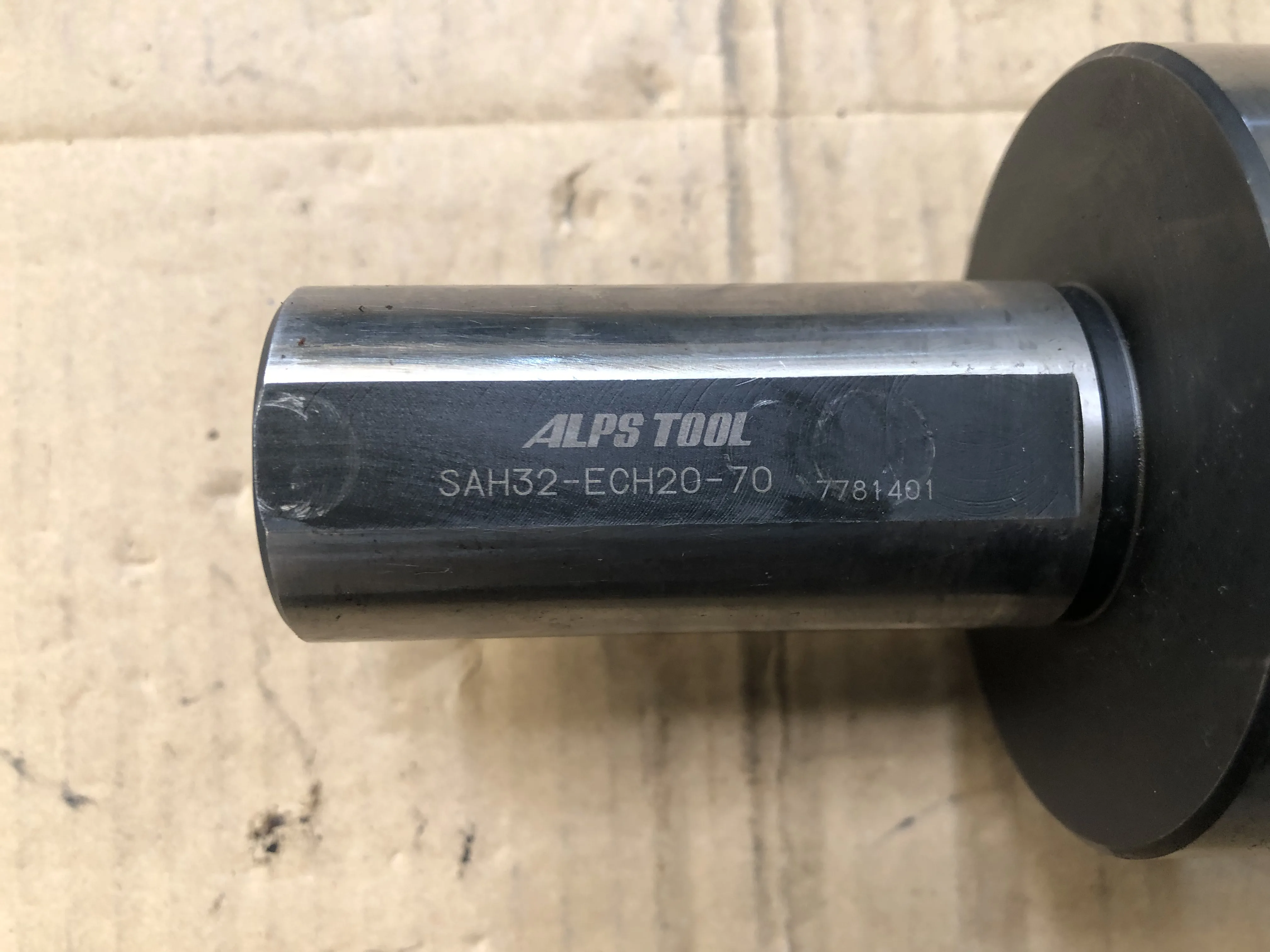 アルプスツール 芯調整型コレットホルダ SAH32-ECH20-70 / ALPSTOOL Center-Position-Adjustable Collet Holder SAH32-ECH20-70 TQ230051