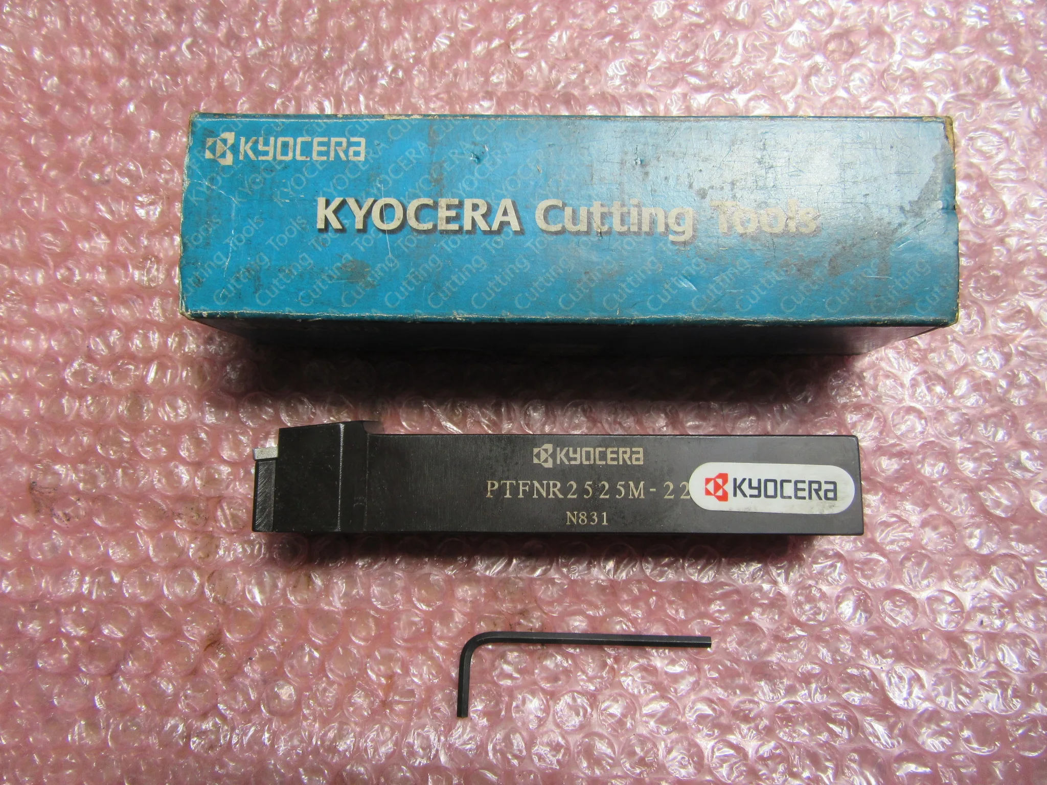 京セラ バイト PTFNR2525M-22 / KYOCERA Turning Tool PTFNR2525M-22 TQ230080