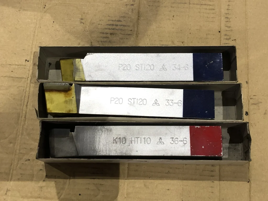 三菱マテリアル 超硬バイト3本 P20STI20+K10HTI10 / MITSUBISHI MATERIALS Brazed Turning Tool 3pcs P20STI20+K10HTI10 TQ230095