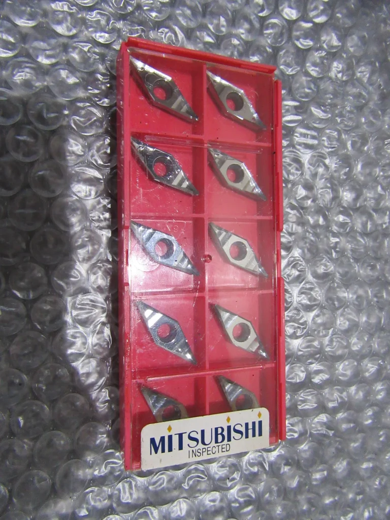 三菱マテリアル チップ VCGT160408-AZ VCGT332AZ HTi10 新品 / MITSUBISHI MATERIALS Insert VCGT160408-AZ VCGT332AZ HTi10 新品 TQ230118