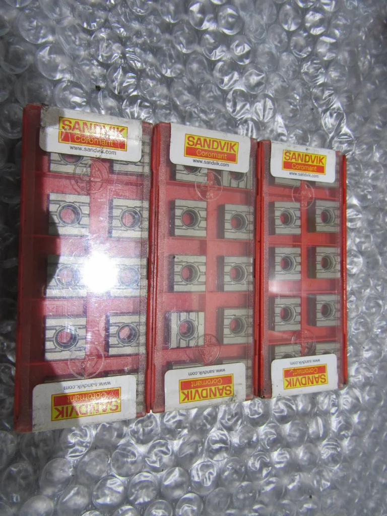SANDVIK/サンドビック チップ 215.3-1211-1-11 SMA4E0963263（3個）新品 / SANDVIK Insert 215.3-1211-1-11 SMA4E0963263（3個）新品 TQ230119