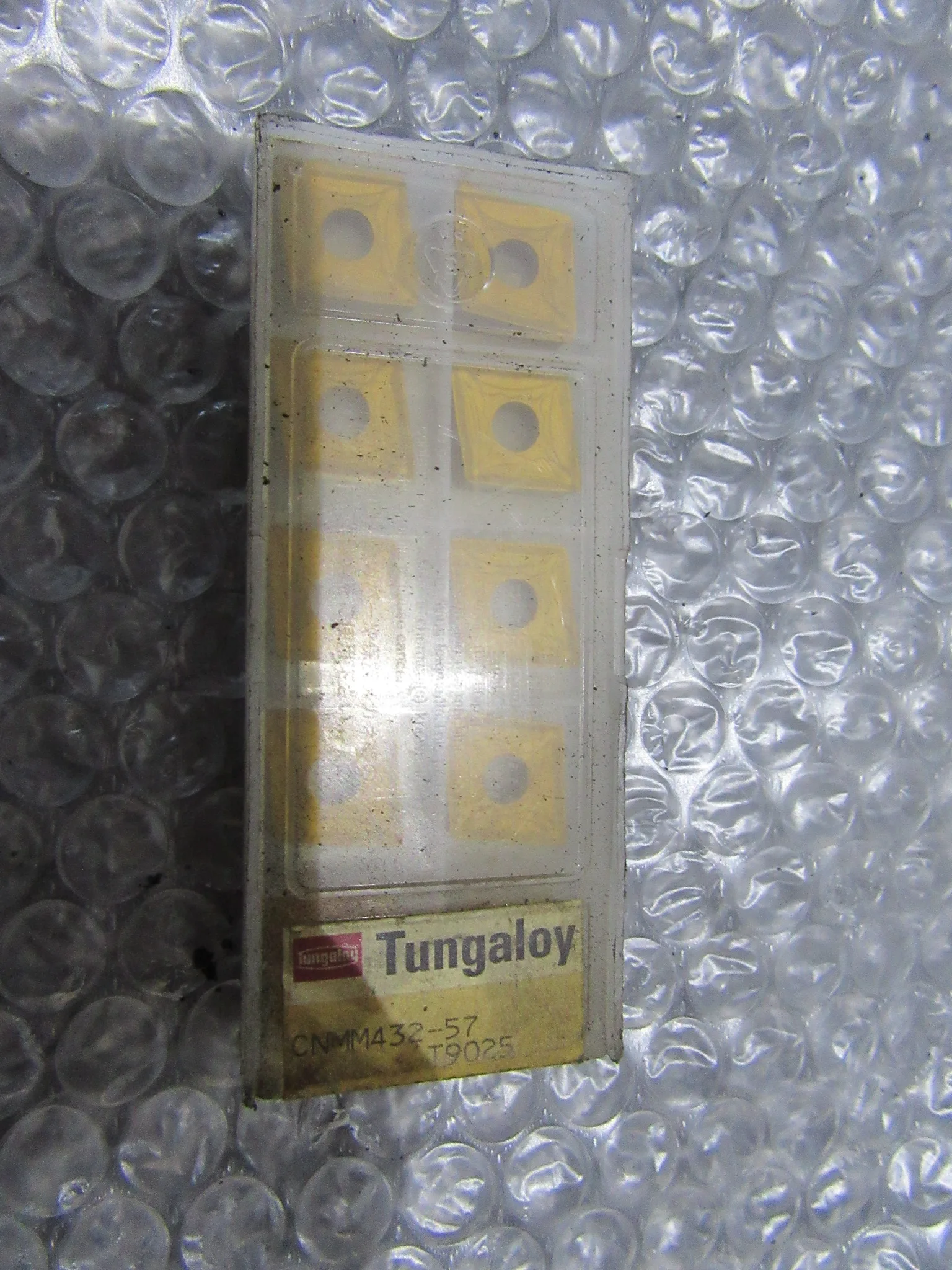 タンガロイ/東芝タンガロイ チップ CNMM432-57(T9025) / TUNGALOY Insert CNMM432-57(T9025) TQ230150
