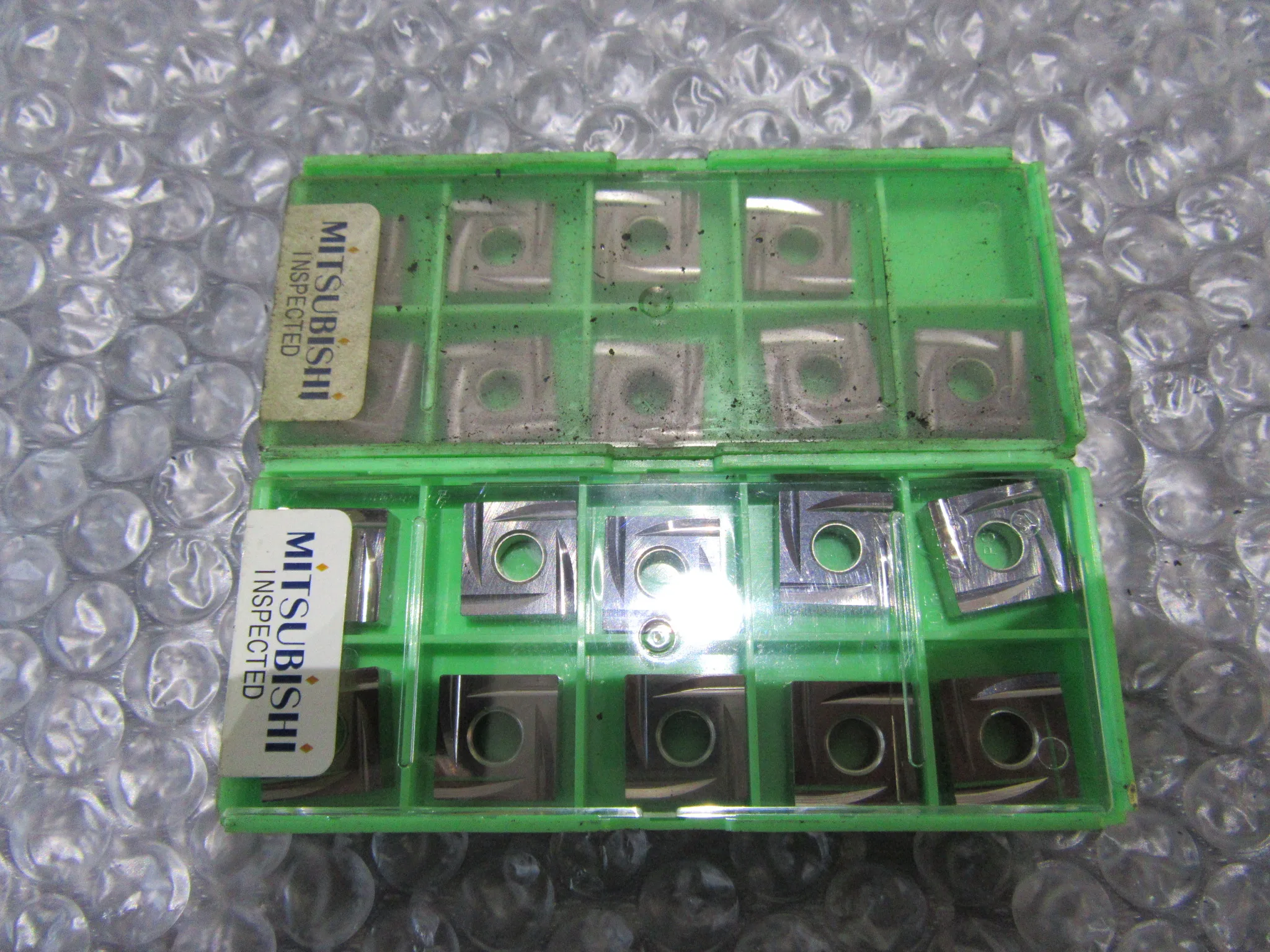 三菱マテリアル チップ 2個 SNMG120404L-1G NX2525 / MITSUBISHI MATERIALS Insert 2pcs SNMG120404L-1G NX2525 TQ230152