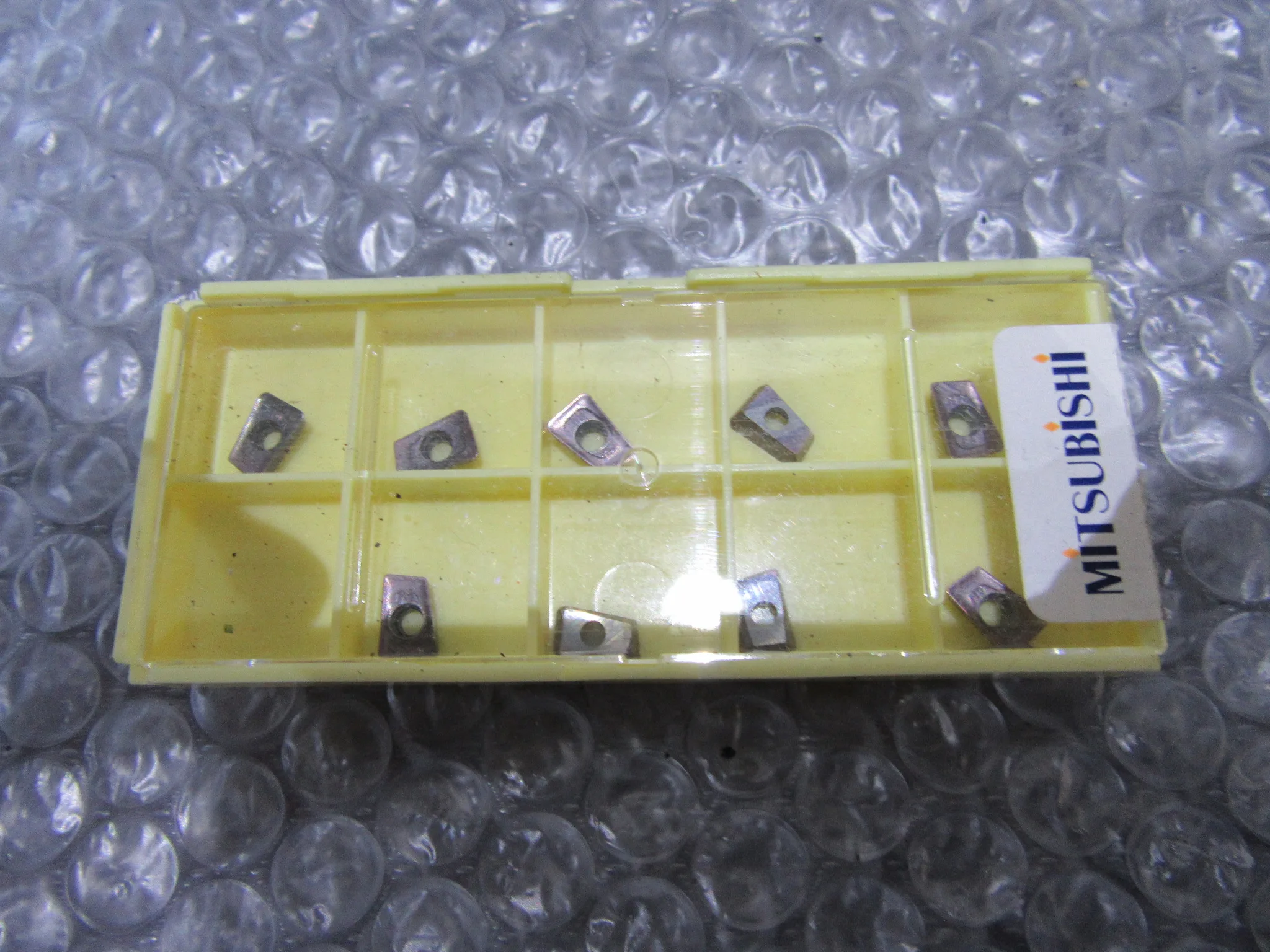 三菱マテリアル チップ QOMTO830R-M2 VP15TF / MITSUBISHI MATERIALS Insert QOMTO830R-M2 VP15TF TQ230162