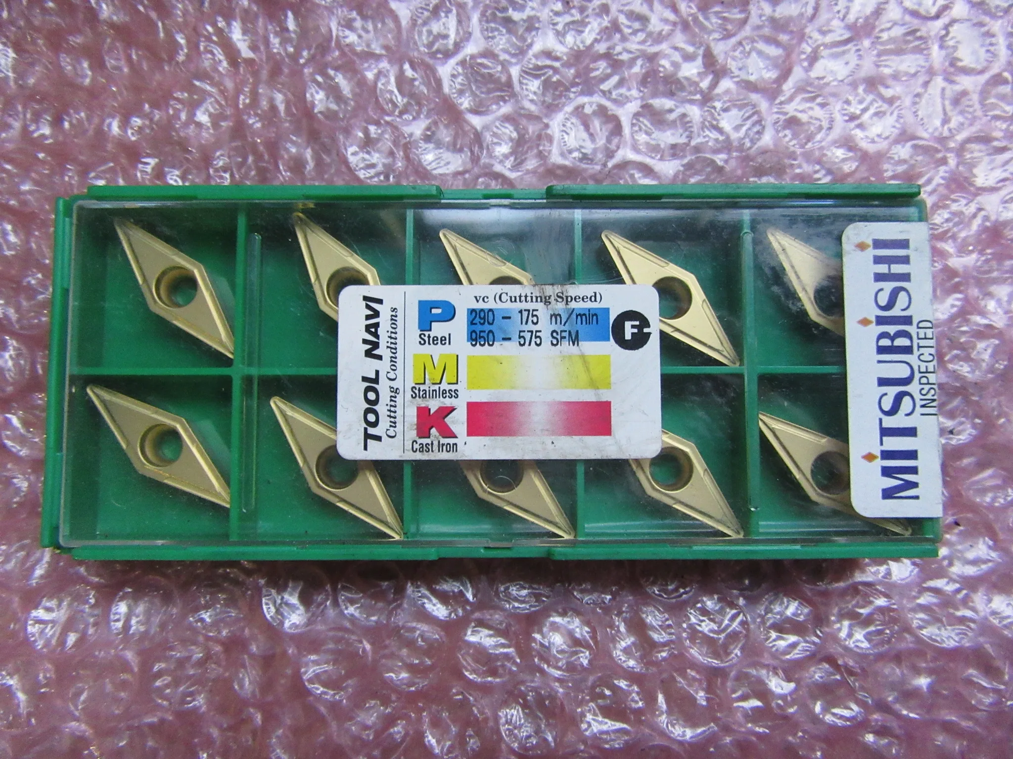 三菱マテリアル チップ VCMT160408-FV(VCMT332FV)UE6020 / MITSUBISHI MATERIALS Insert VCMT160408-FV(VCMT332FV)UE6020 TQ230237