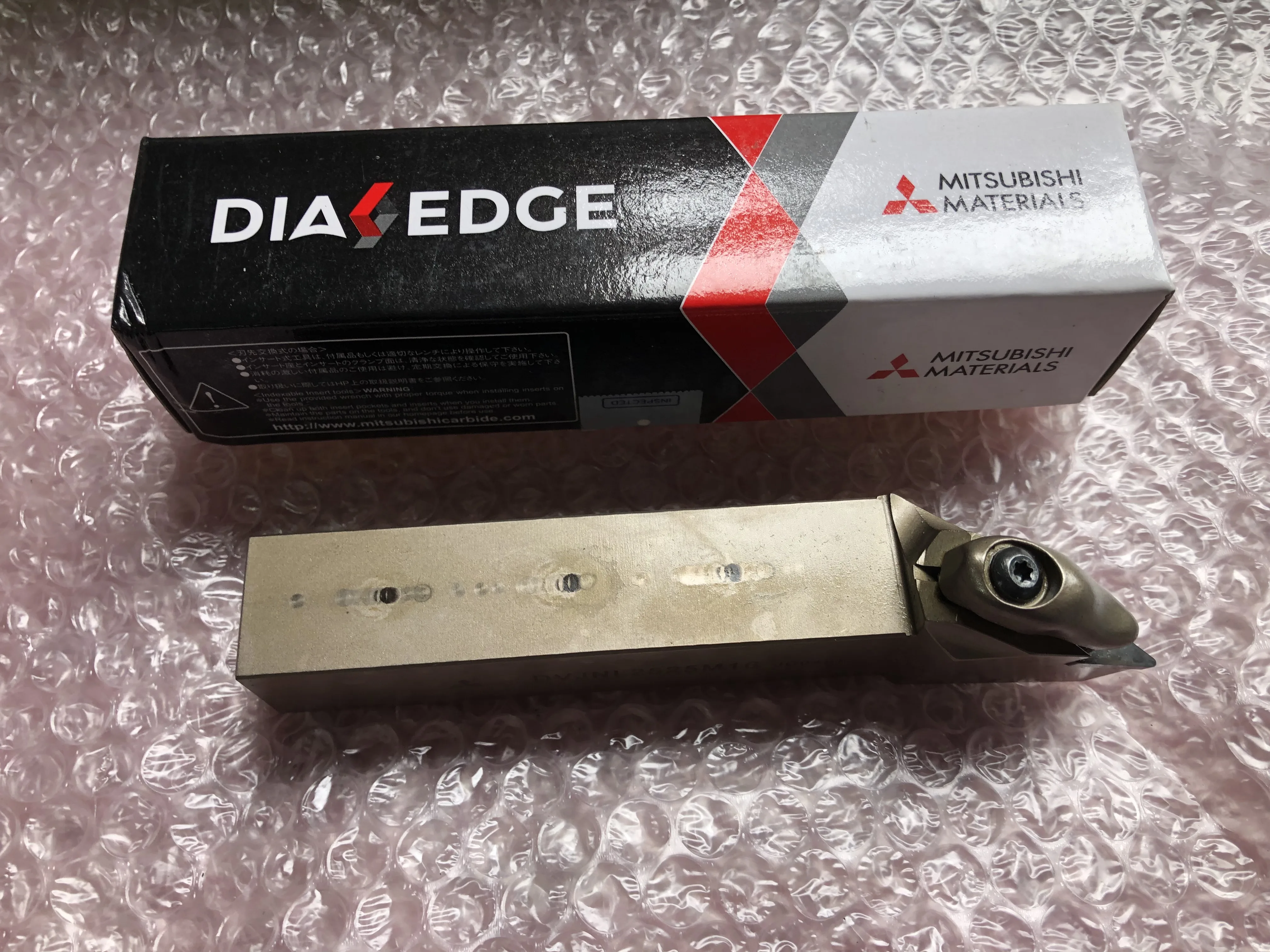 三菱マテリアル ダブルクランプバイト DVJNL2525M16 / MITSUBISHI MATERIALS DVJNL2525M16 TQ250038