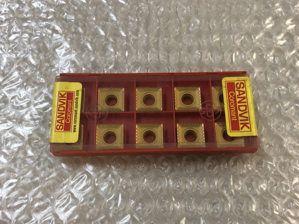 SANDVIK/サンドビック チップ SPMT12 04 08-WL 4040 P40 / SANDVIK SPMT12 04 08-WL 4040 P40 TQ250066