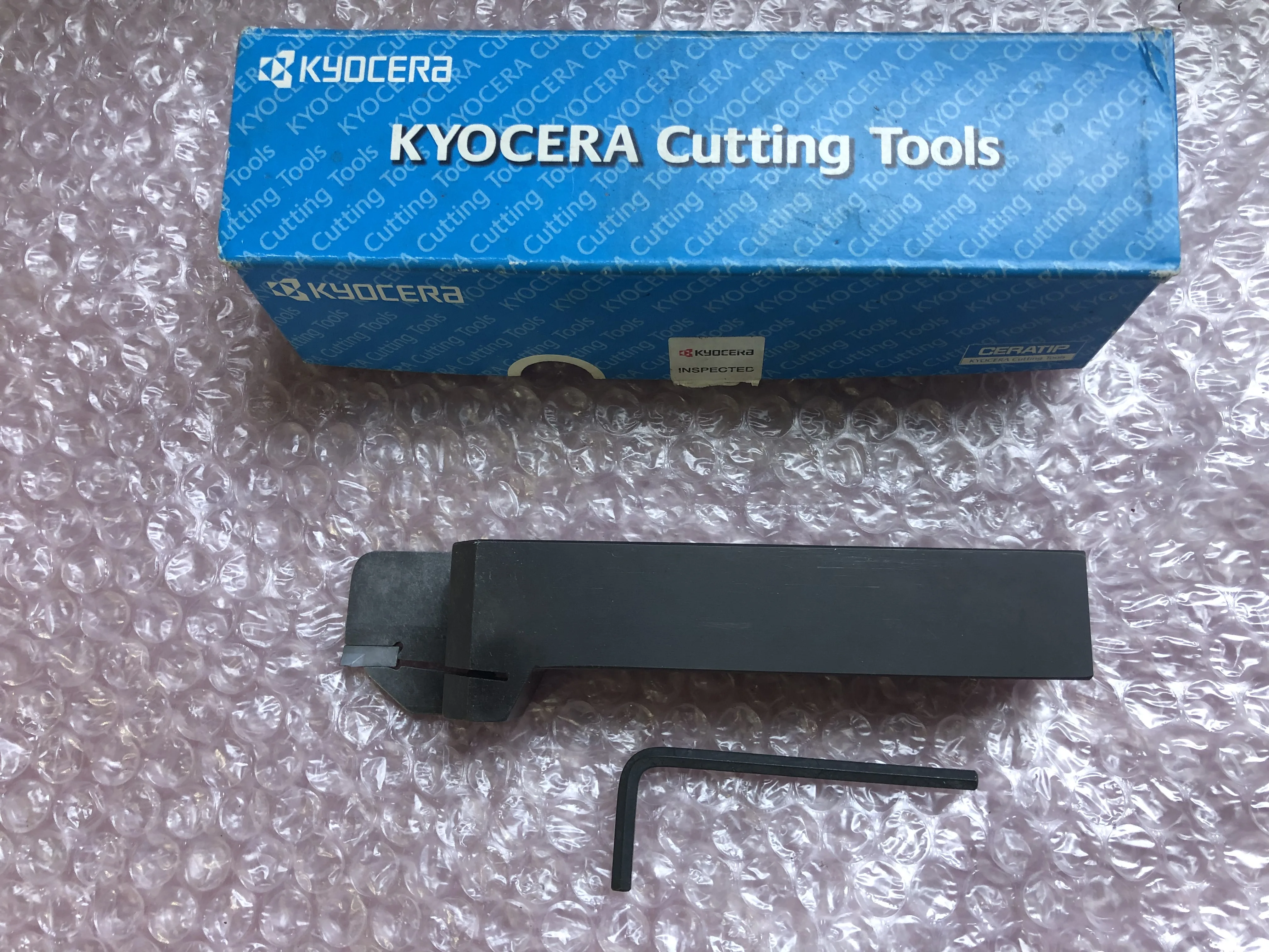 京セラ 溝入れ用ホルダ KFMSL252M220800-4 / KYOCERA KFMSL252M220800-4 TQ250119