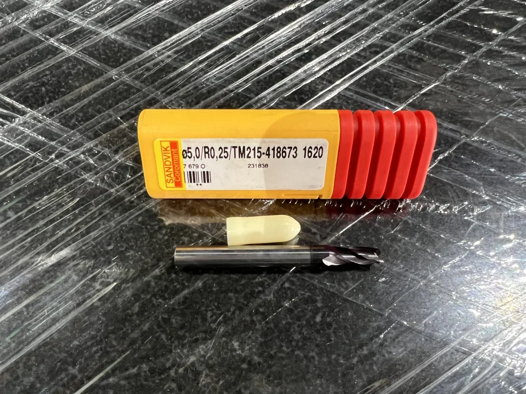 SANDVIK/サンドビック コロミルプルーラ TM215-418673 1620 / SANDVIK CoroMill Plura 4-Flute Radius End Mill TM215-418673 1620 TR220030