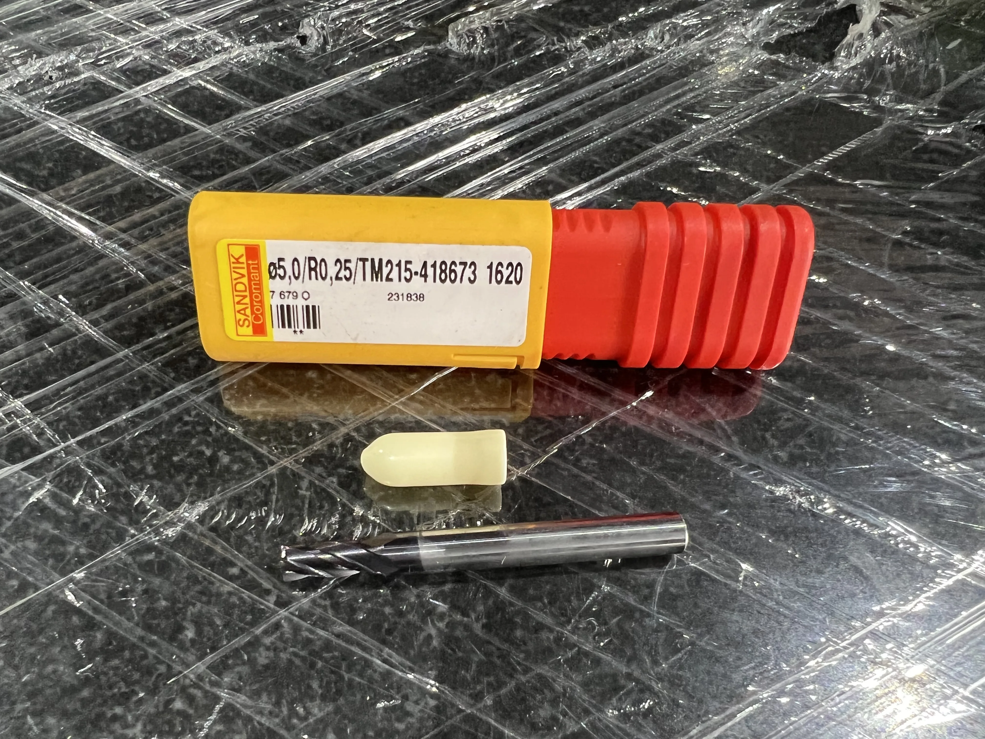 SANDVIK/サンドビック コロミルプルーラ TM215-418673 1620 / SANDVIK CoroMill Plura 4-Flute Radius End Mill TM215-418673 1620 TR220035