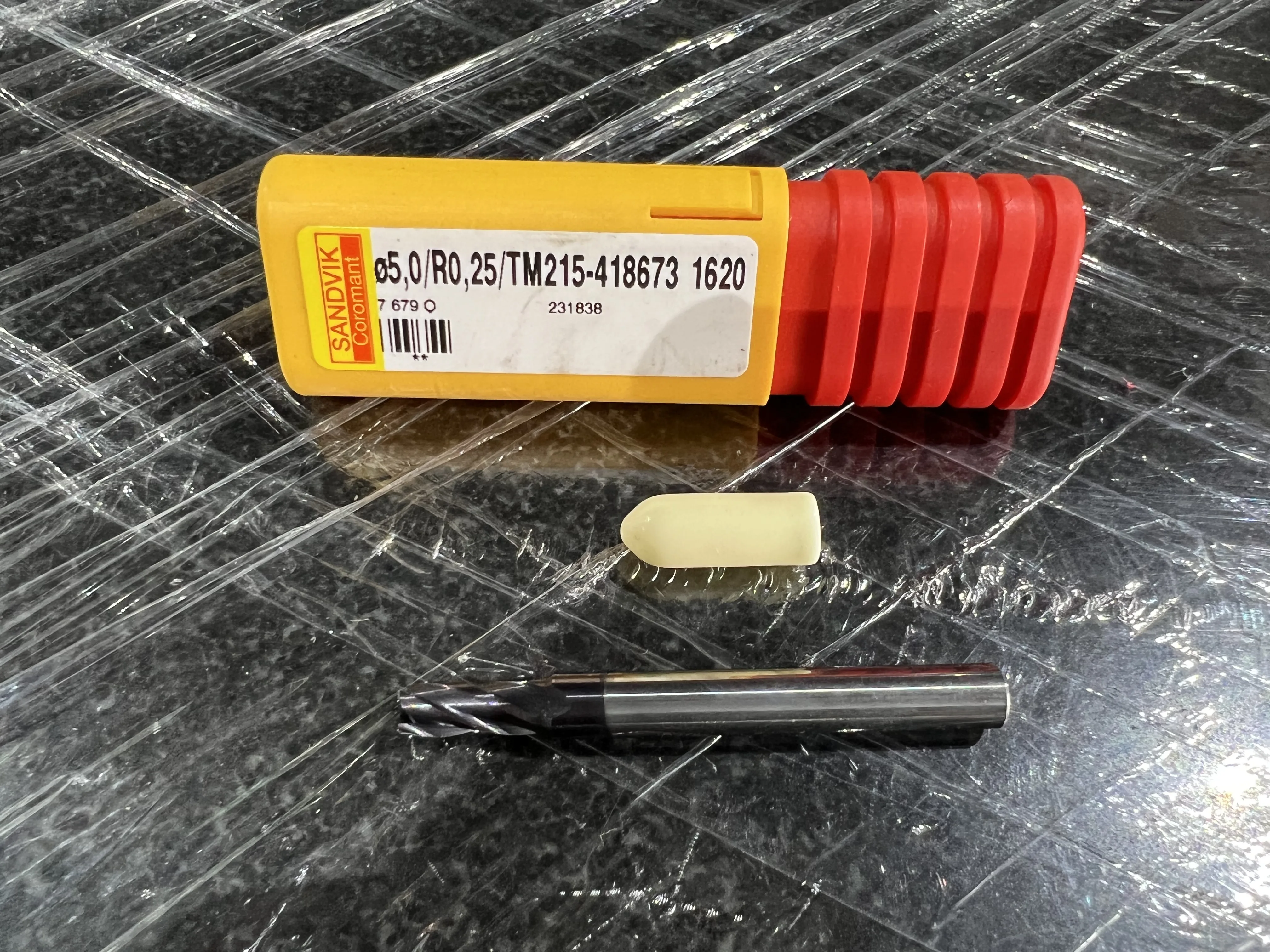 SANDVIK/サンドビック コロミルプルーラ TM215-418673 1620 / SANDVIK CoroMill Plura 4-Flute Radius End Mill TM215-418673 1620 TR220039