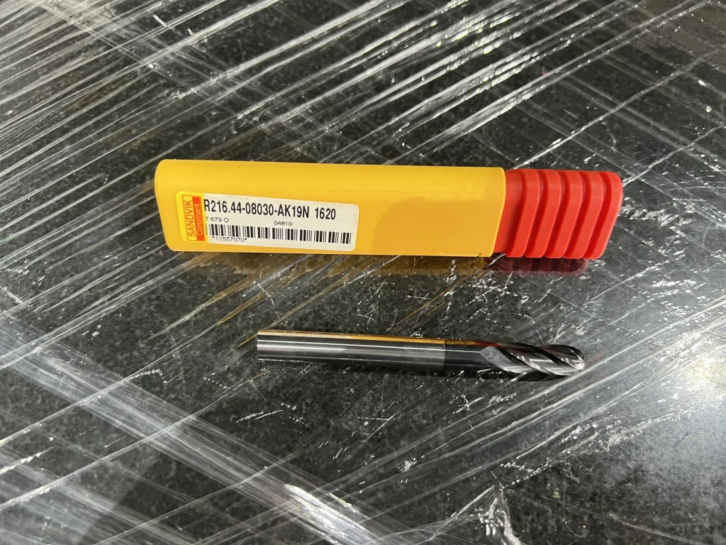 SANDVIK/サンドビック コロミルプルーラ R216.44-08030-AK19N 1620 / SANDVIK CoroMill Plura 4-Flute Ball End Mill R216.44-08030-AK19N 1620 TR220046